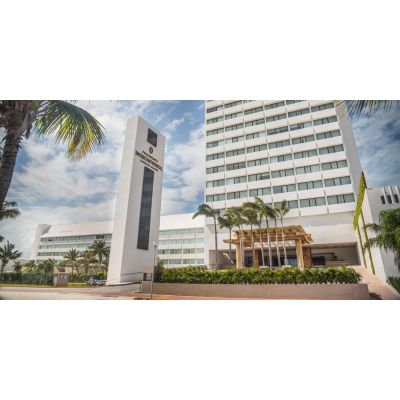 Listen to the waves while you eat at Le Cap Beach Club.