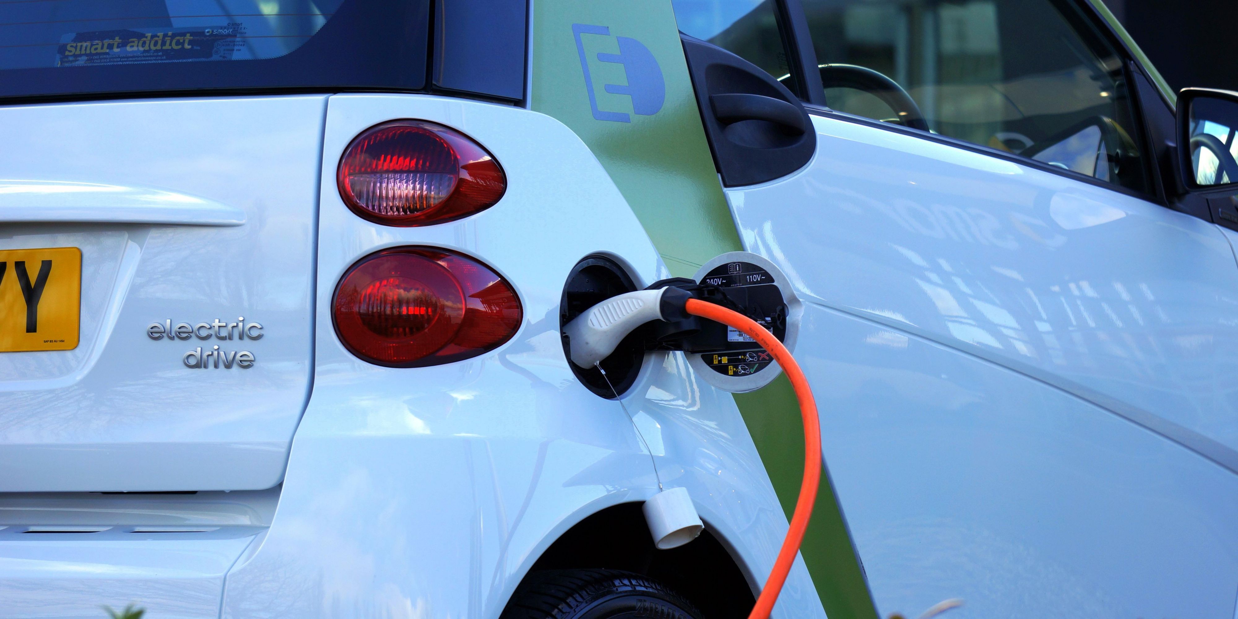 InterContinental Presidente Cancun hotel provides electric vehicle charging stations, offering convenience and support to guests traveling with electric cars. With these available charging stations, you can conveniently charge your vehicle while enjoying your stay in our beautiful beach destination.