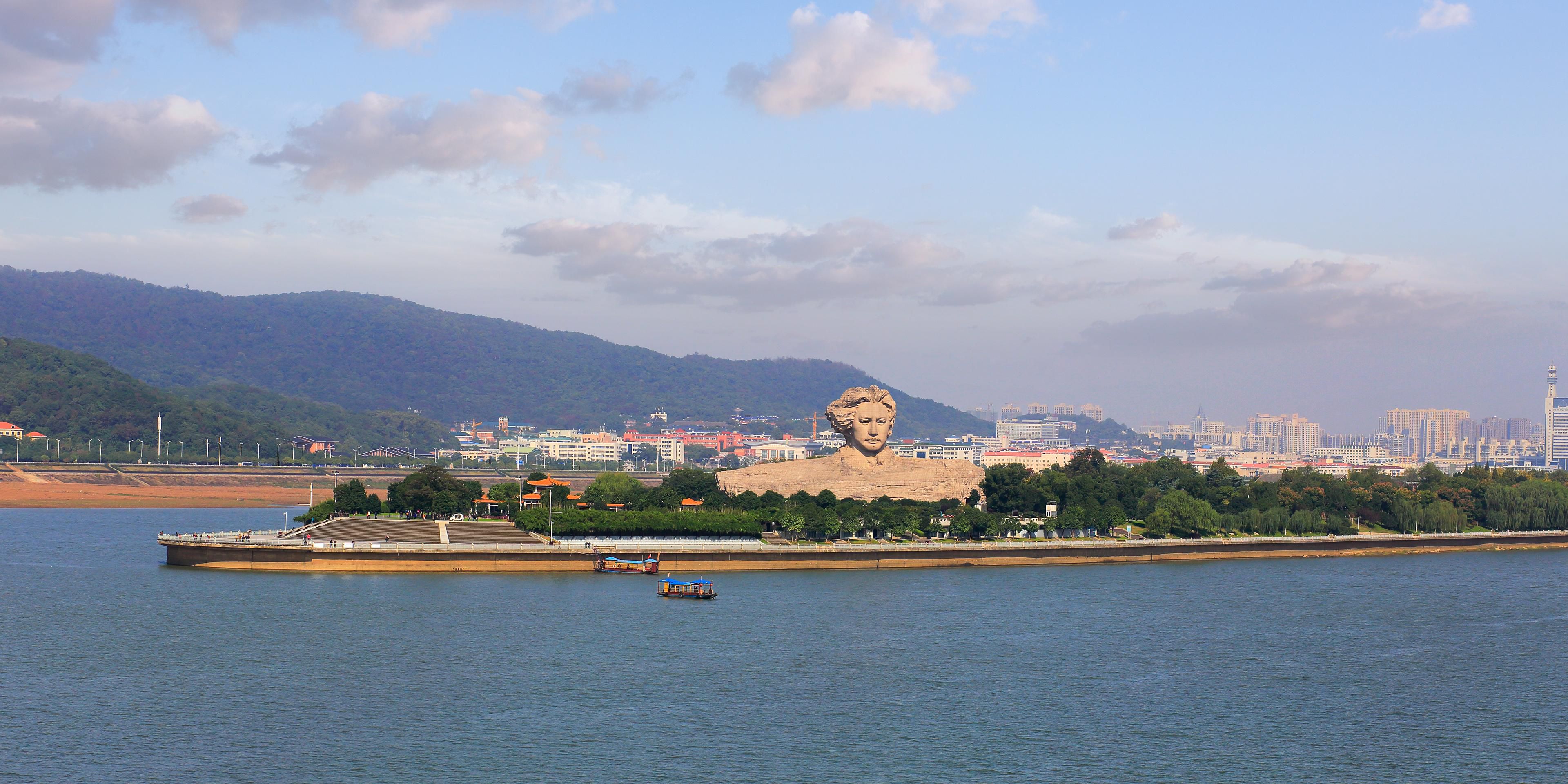 Standing in the bustling North Star Delta accessed by subway, adjacent to Yuelu Mountain, Orange Island, connected to Arts Center and commercial complexes.