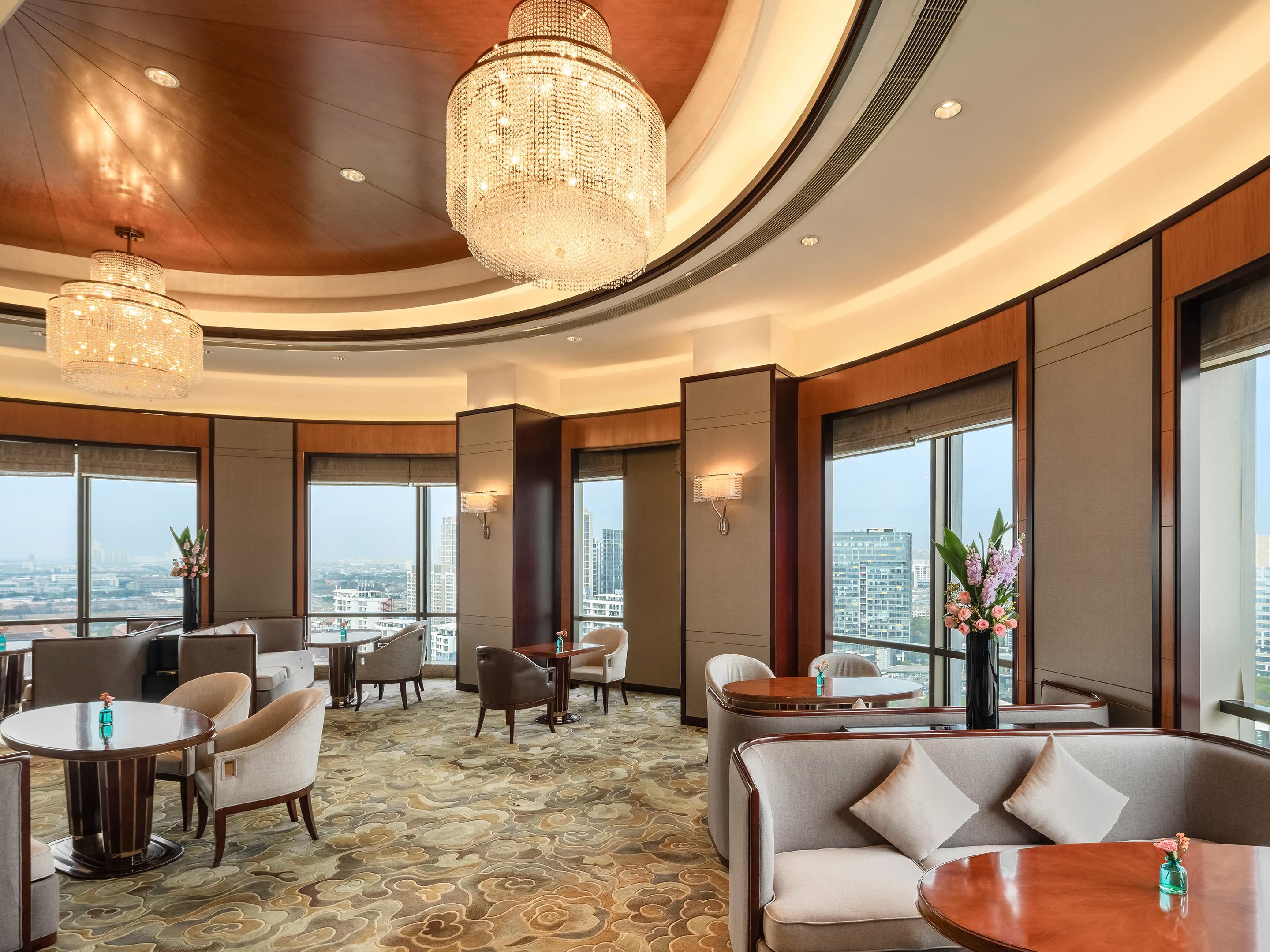 Bar and Lounge