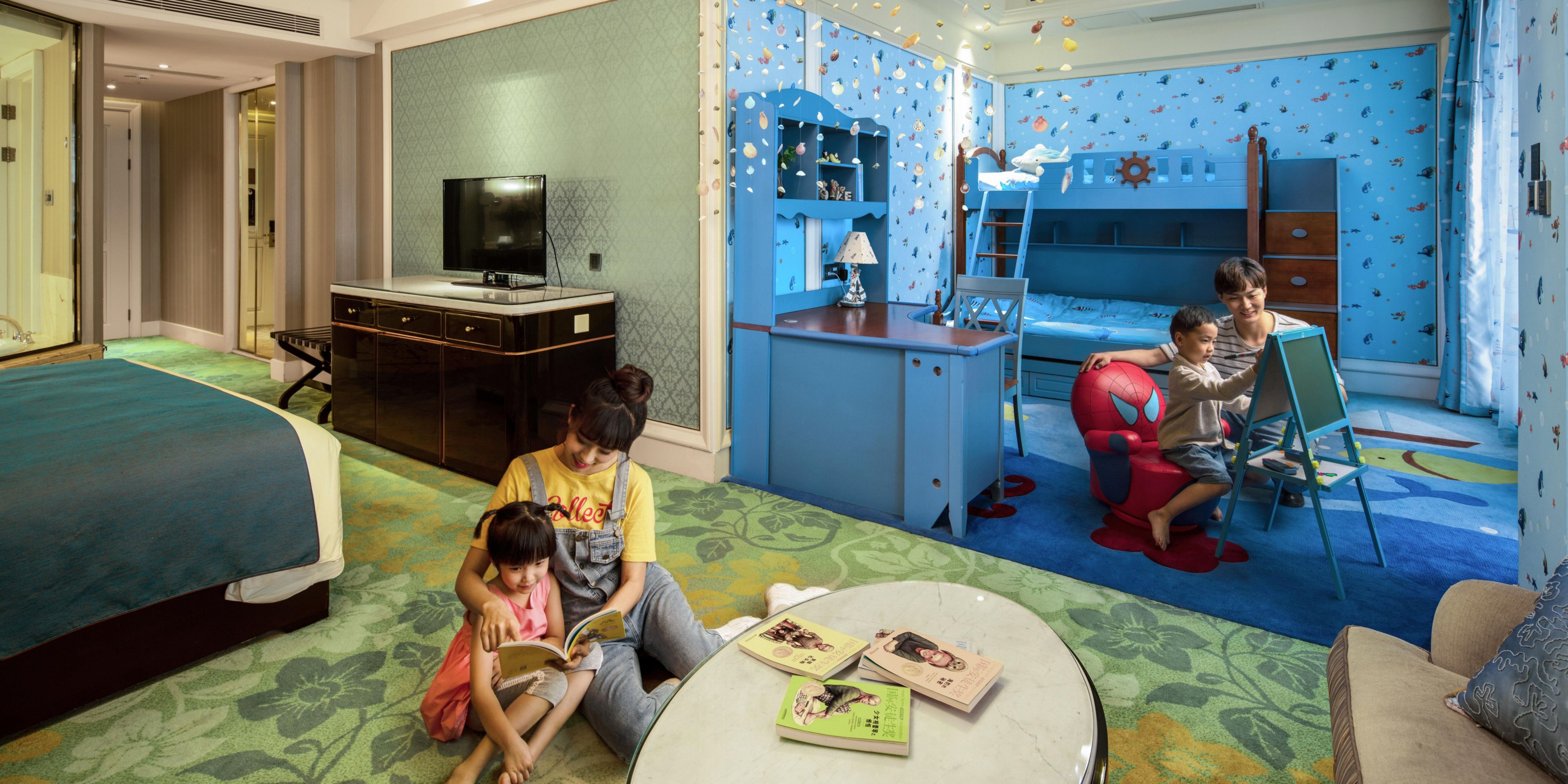 FAMILY THEME ROOM
