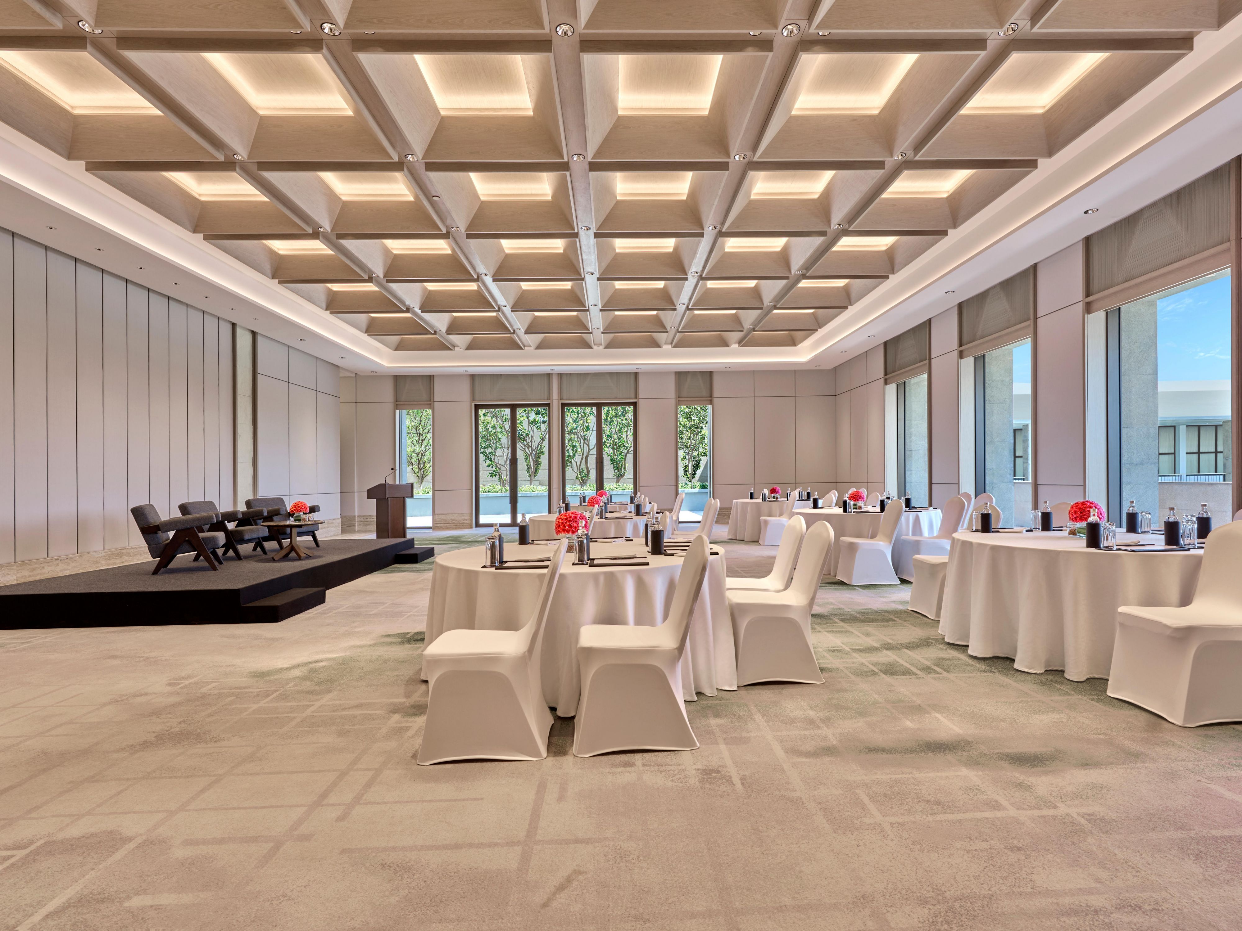 Samaya Ballroom with Cluster Setup