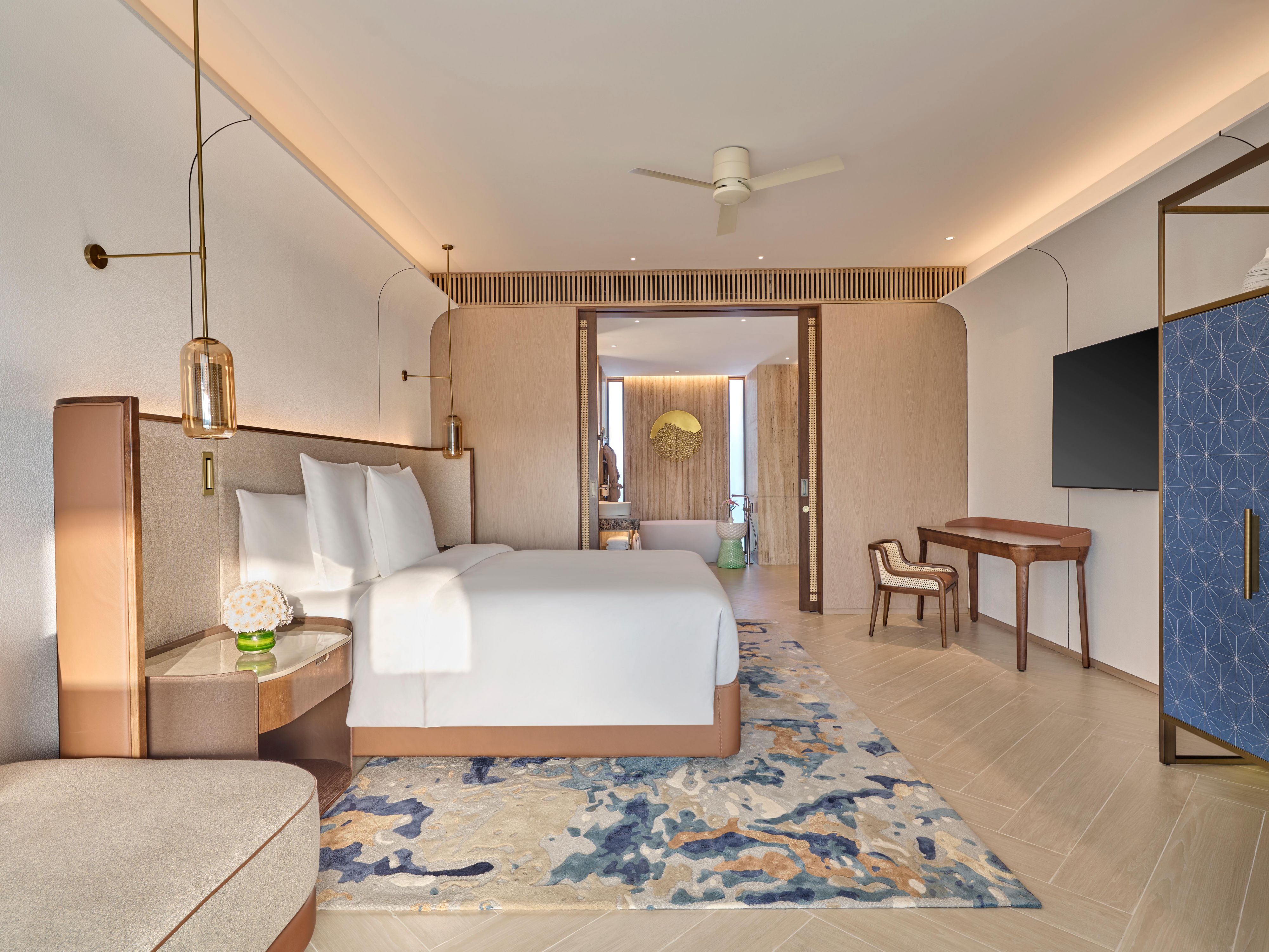 King Classic Club Lounge Access
