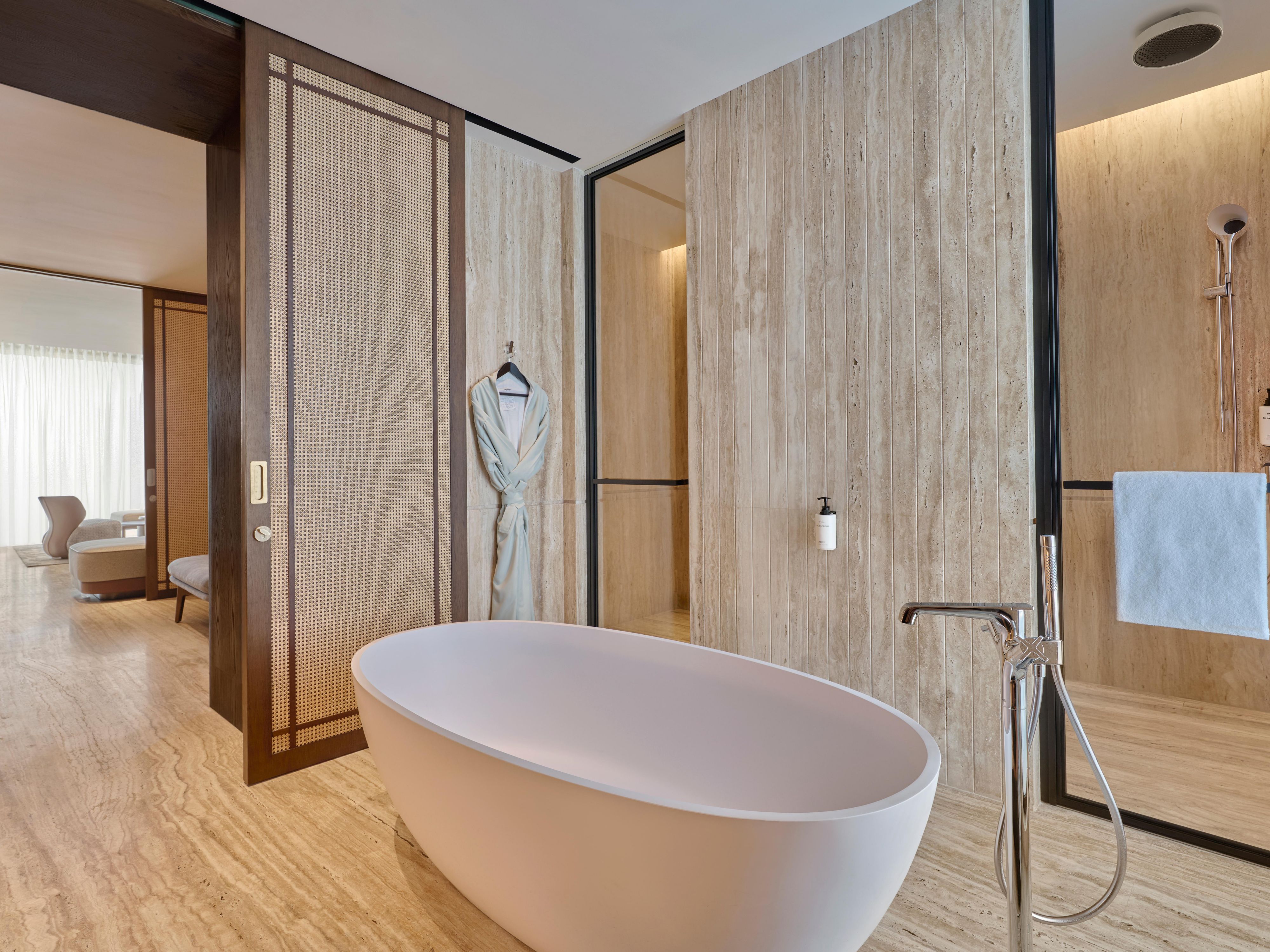 Suite Bathroom