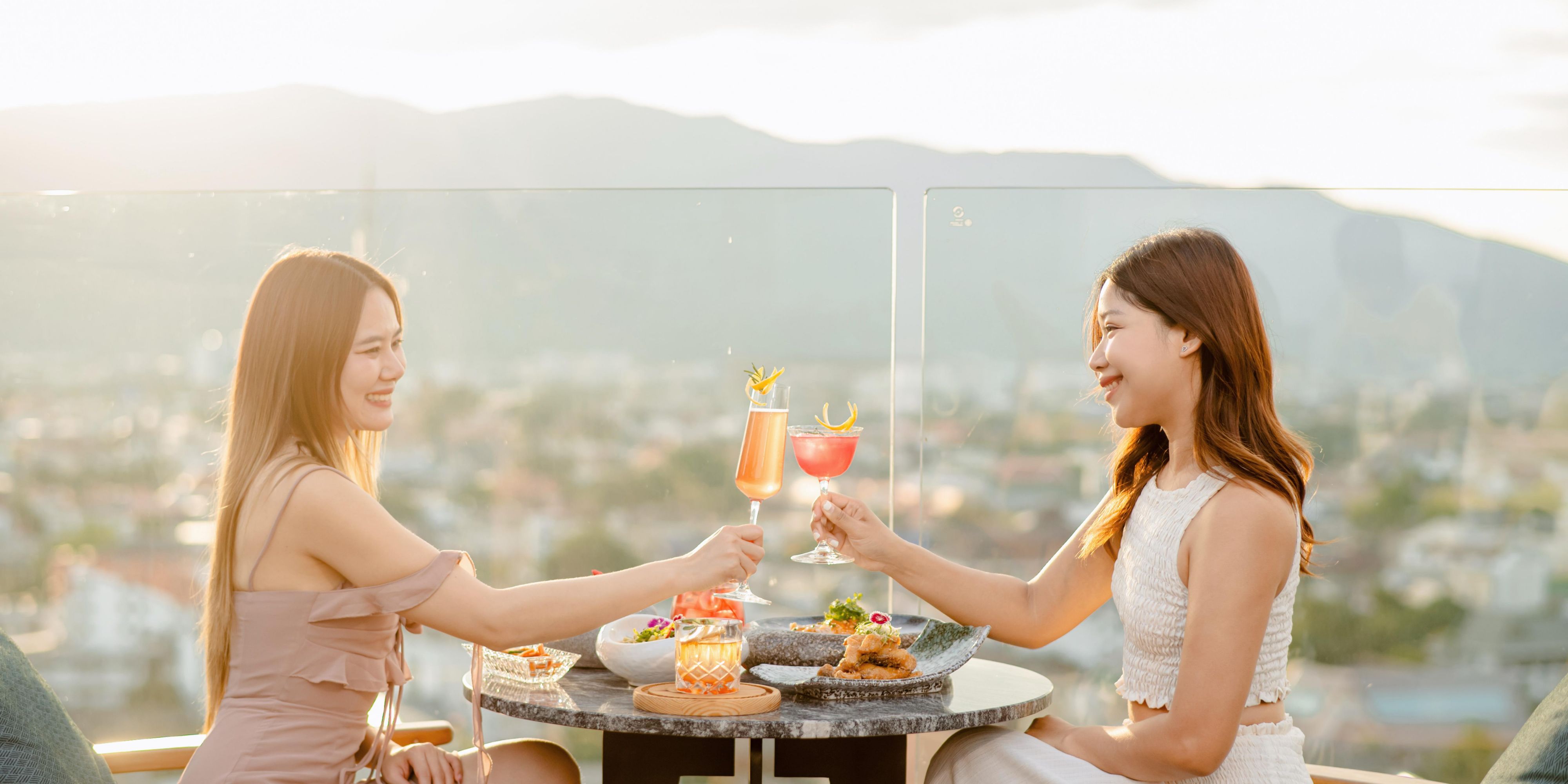 Indulge in exceptional moments crafted exclusively for you. Whether you are a guest of the hotel or visiting for the day, discover bespoke experiences designed to delight. From exquisite dining, Incredible Occasions to unique 
collaborations with distinguished partners—each experience promises something truly memorable. 