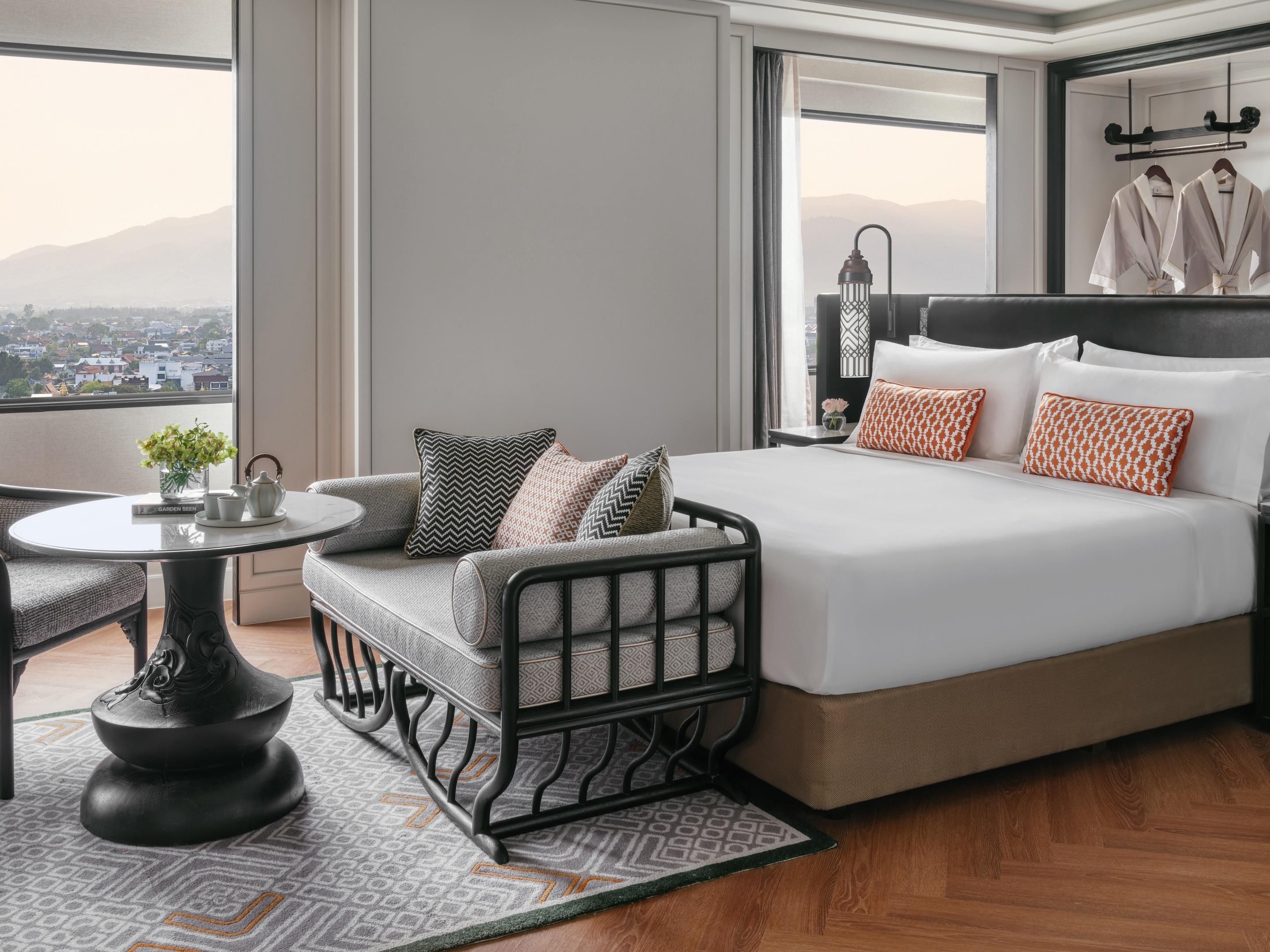 Premium King - Guest Room Mountain View
