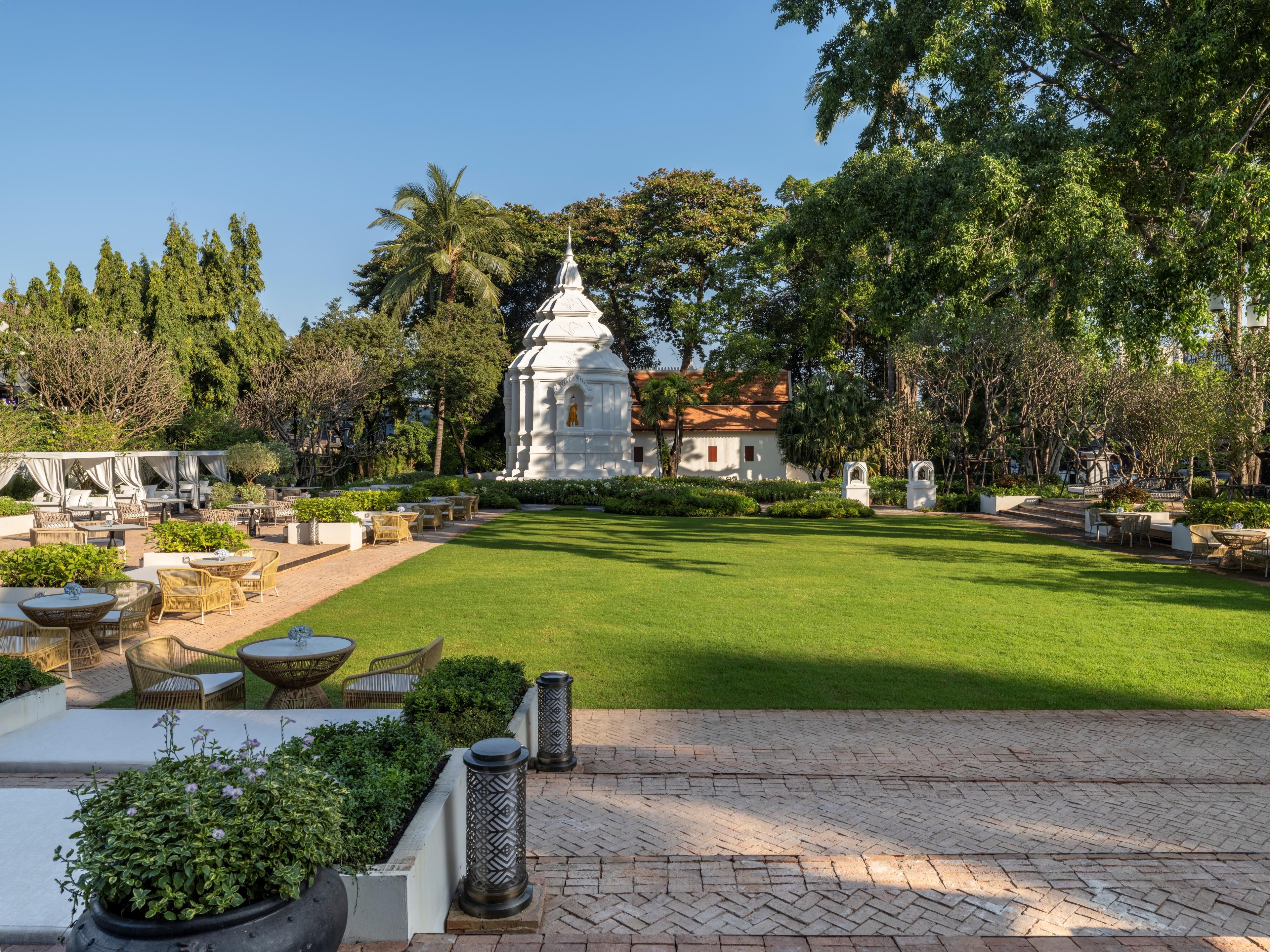Gad Lanna Lawn