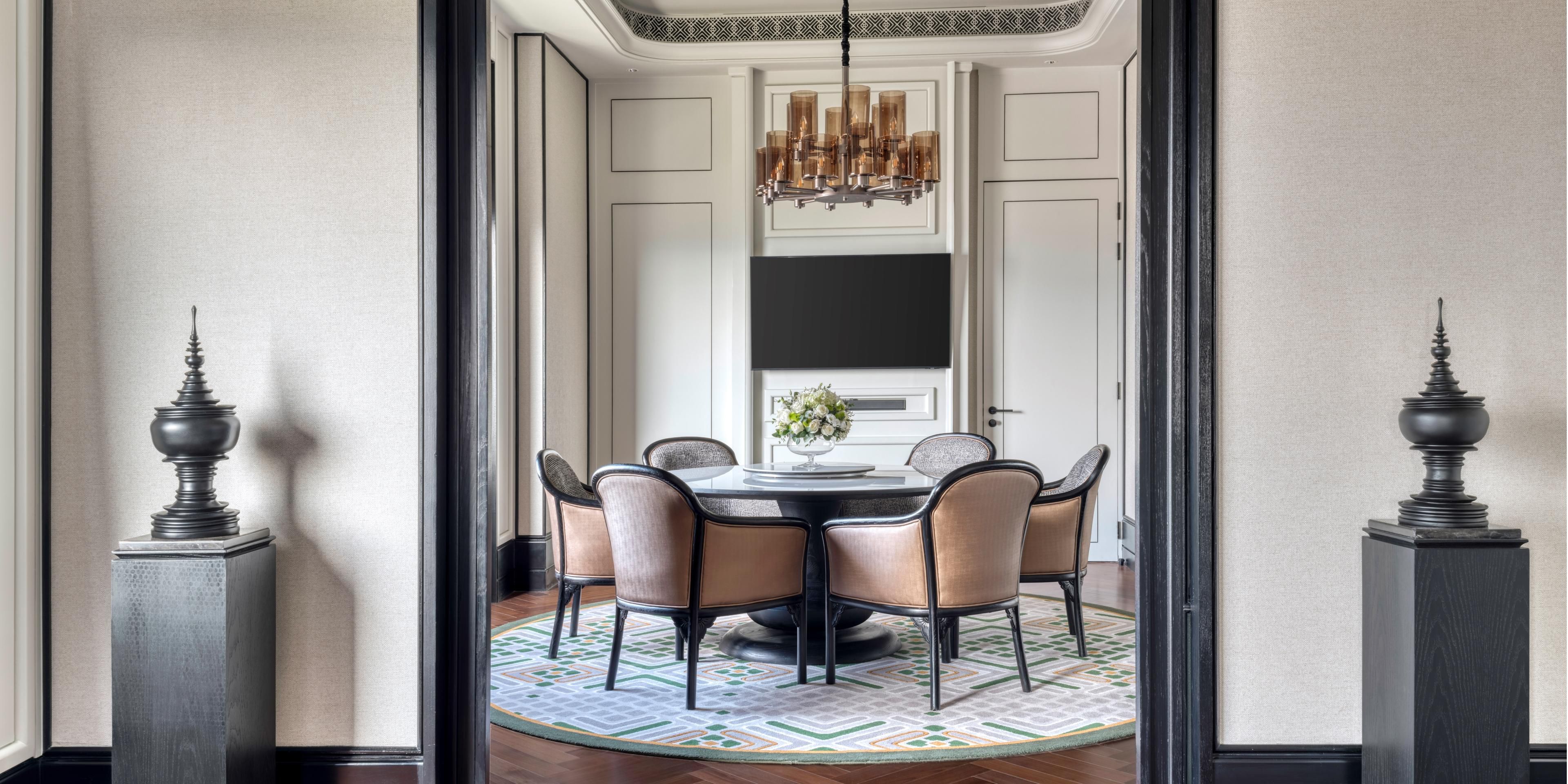Dining area of Presidential Suite