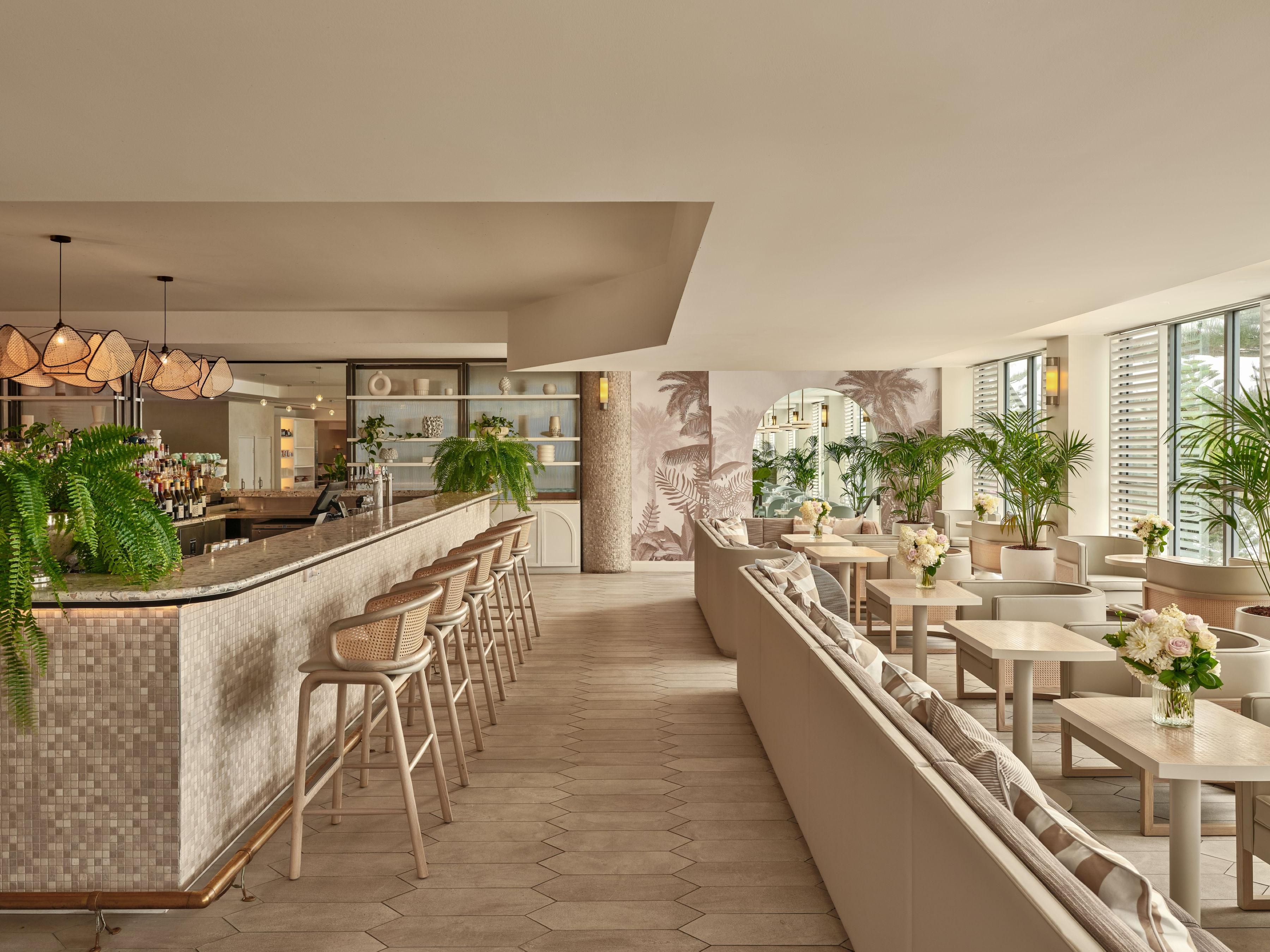 Bar and Lounge