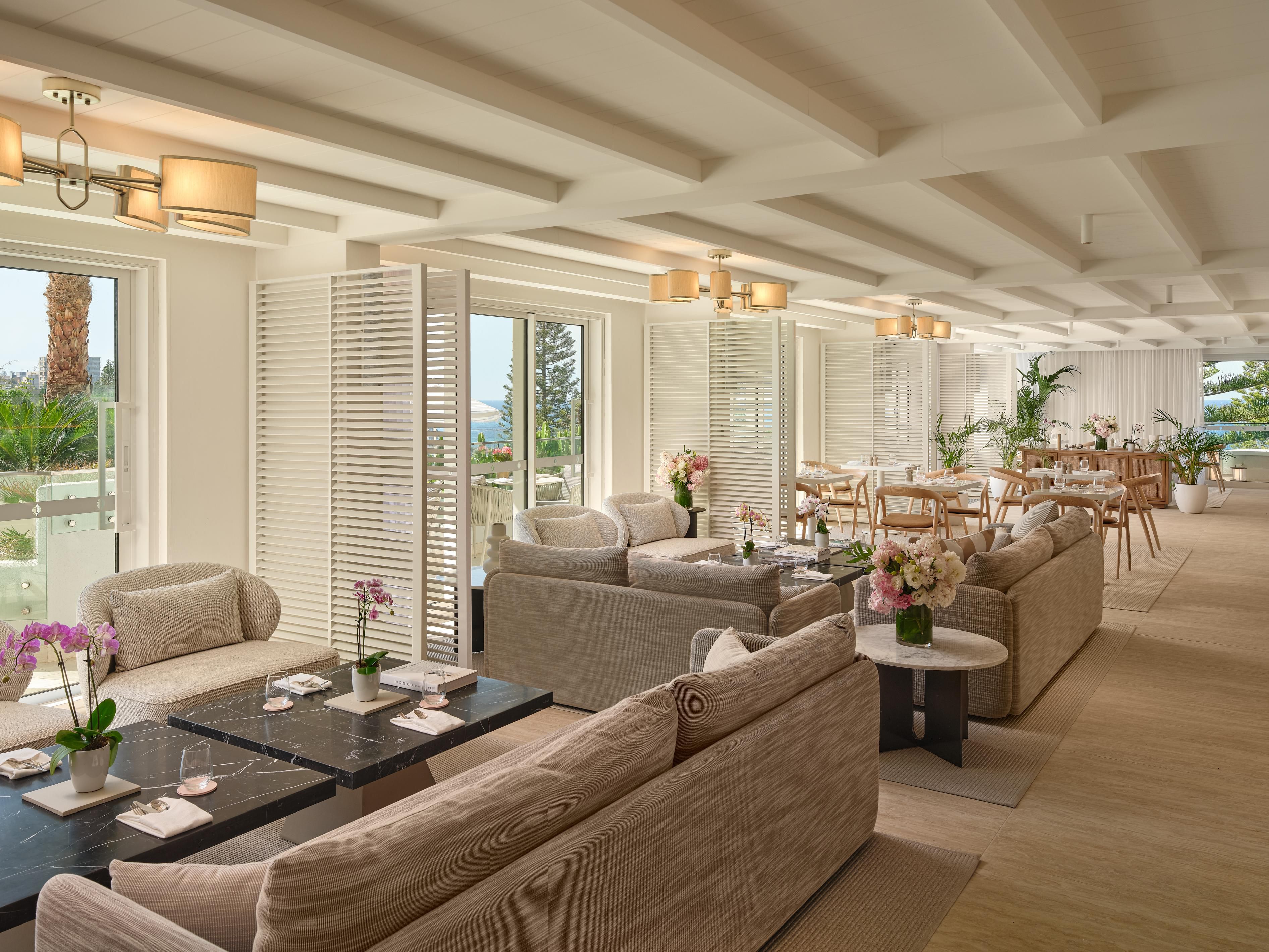 Club Floor Lounge