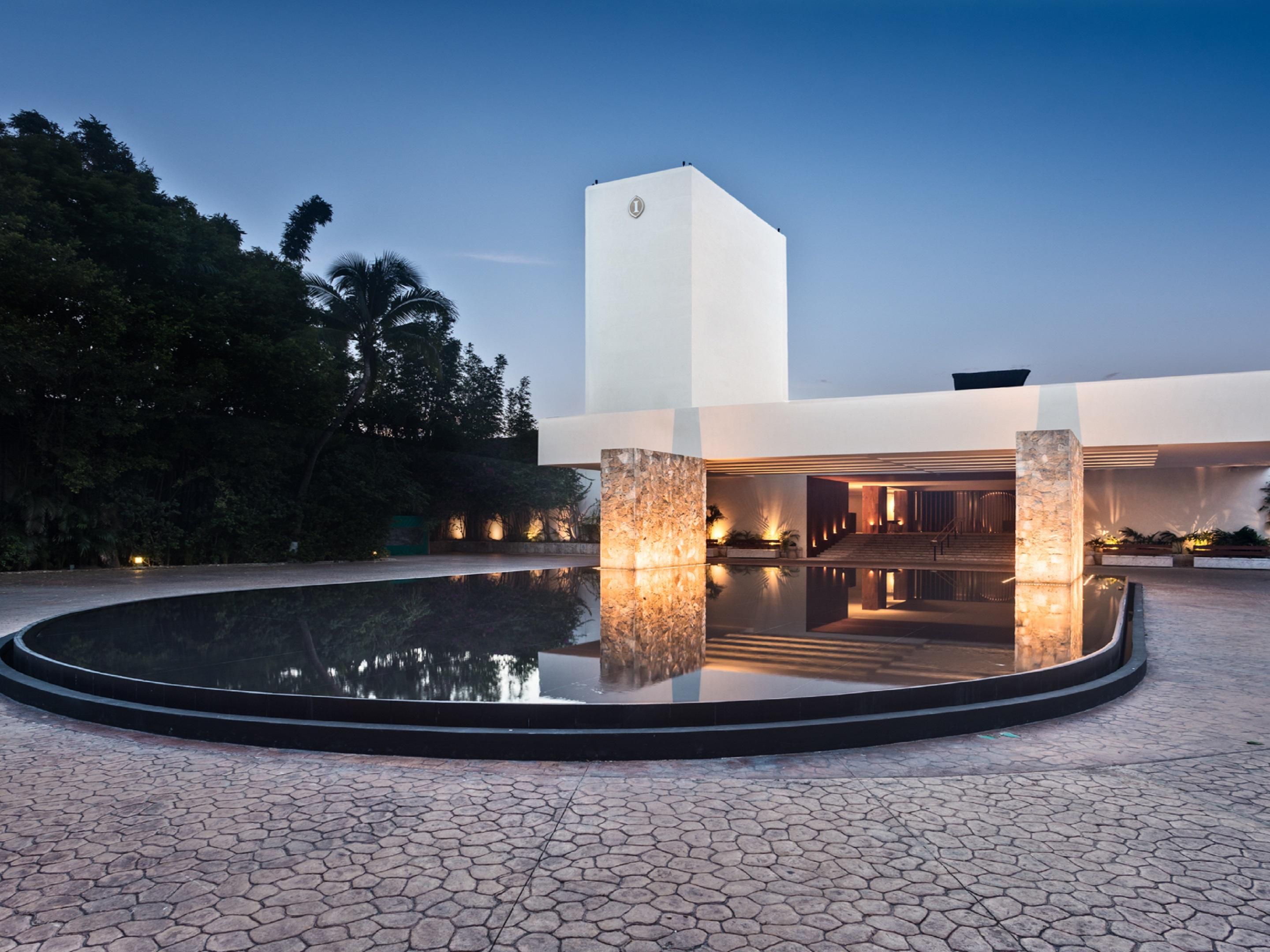 Main entrance of Presidente InterContinental Cozumel