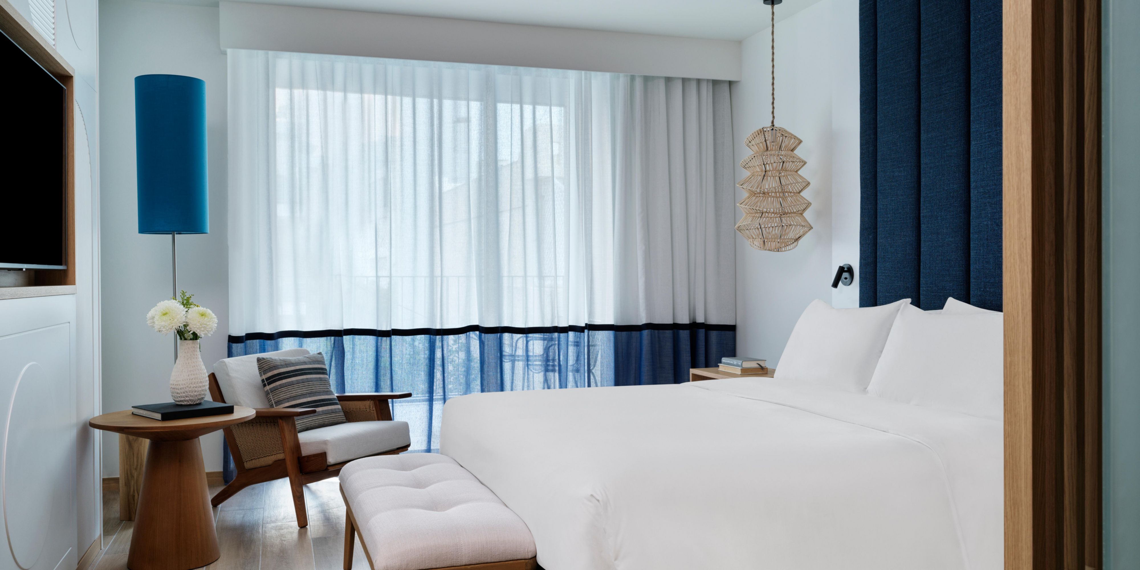 Classic room with king sized bed