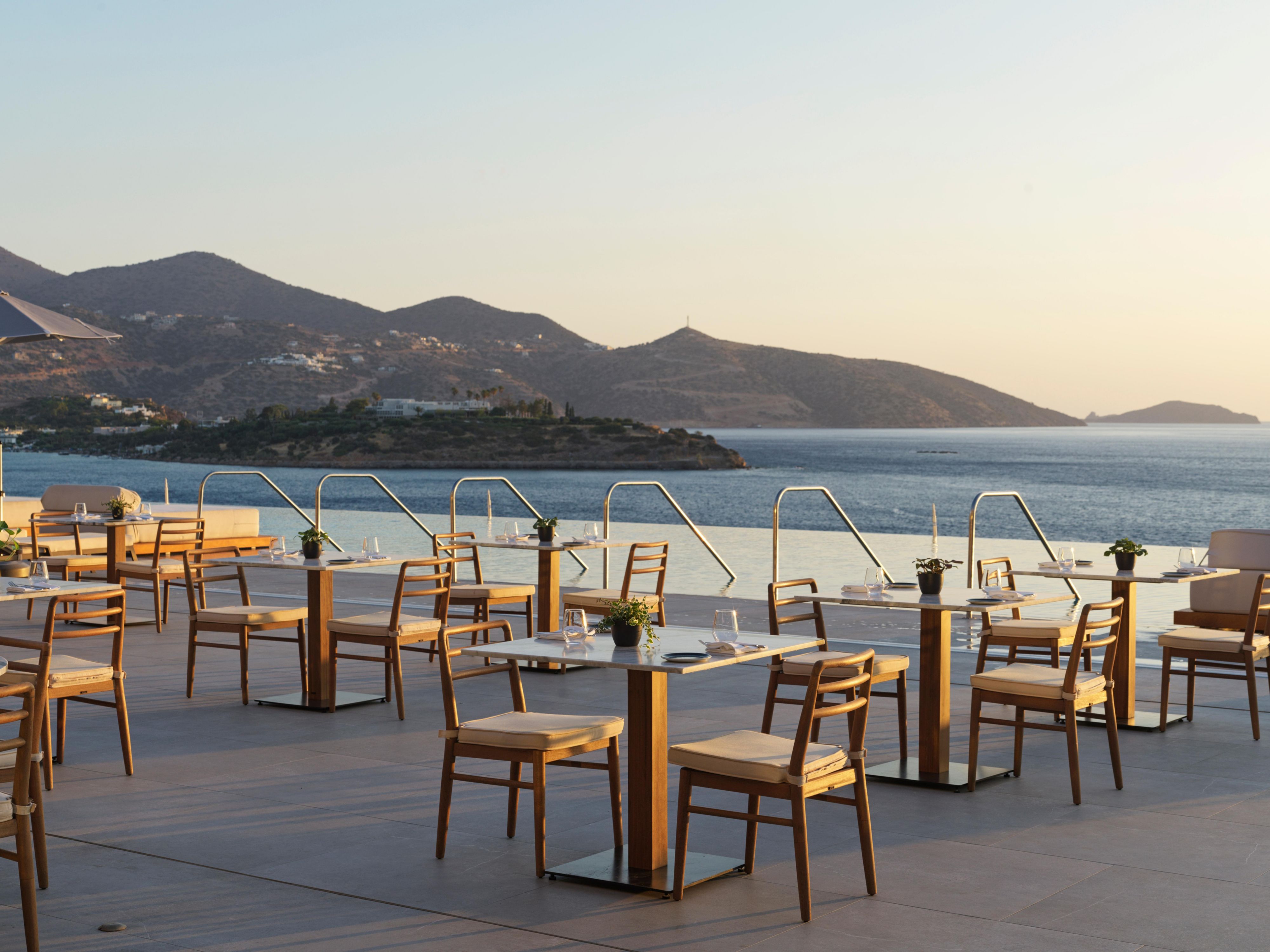 Knossos Restaurant & Pool Bar