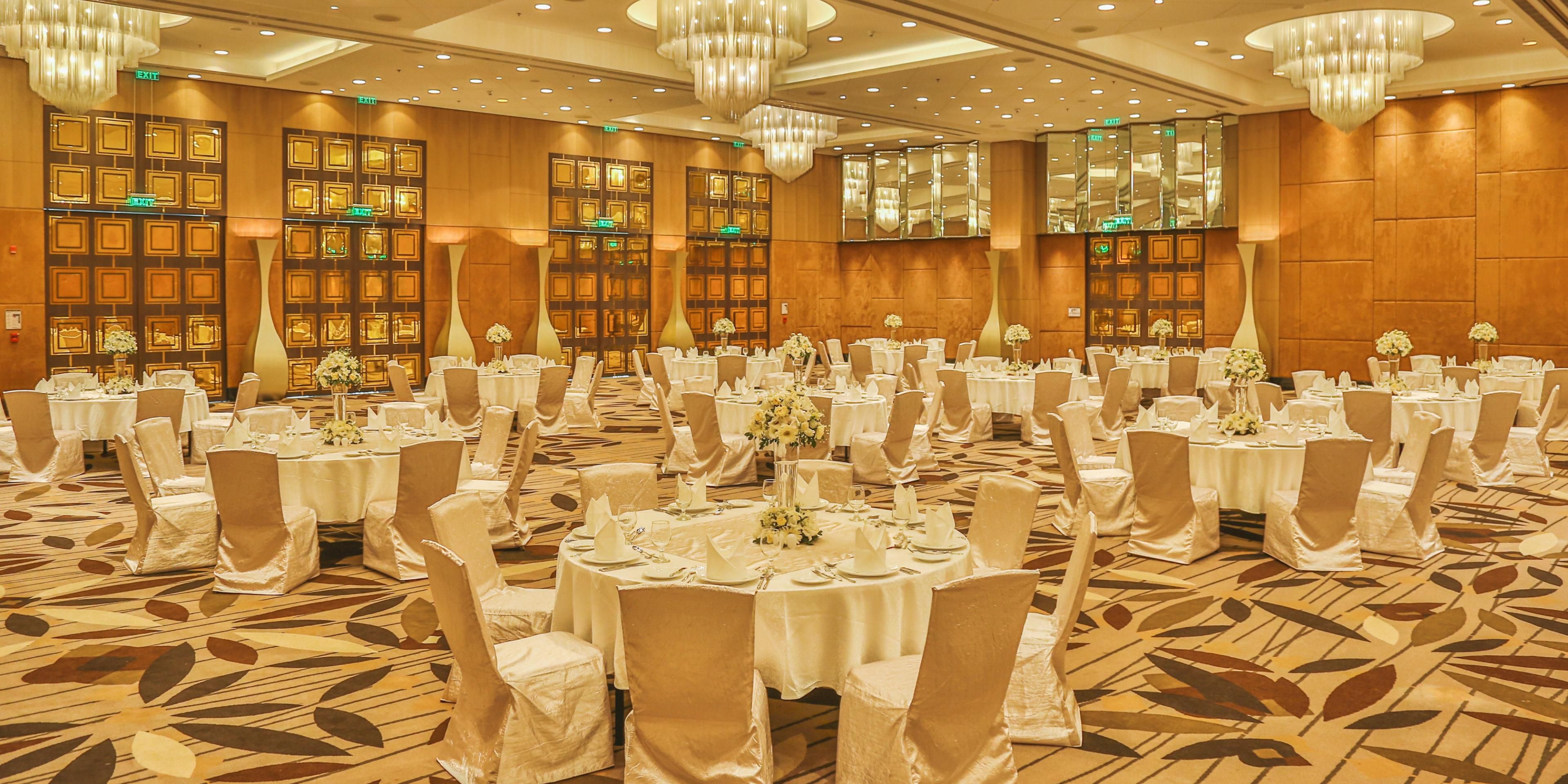 Ruposhi Bangla Grand Ballroom is furnished with a chic and luxurious design with the latest cutting-edge technology measuring 858.88 sqm. Our pillarless Grand Ballroom features high ceilings with designer chandeliers, a spacious pre-functioning area overlooking the beautiful garden, and flexible partitioning systems.