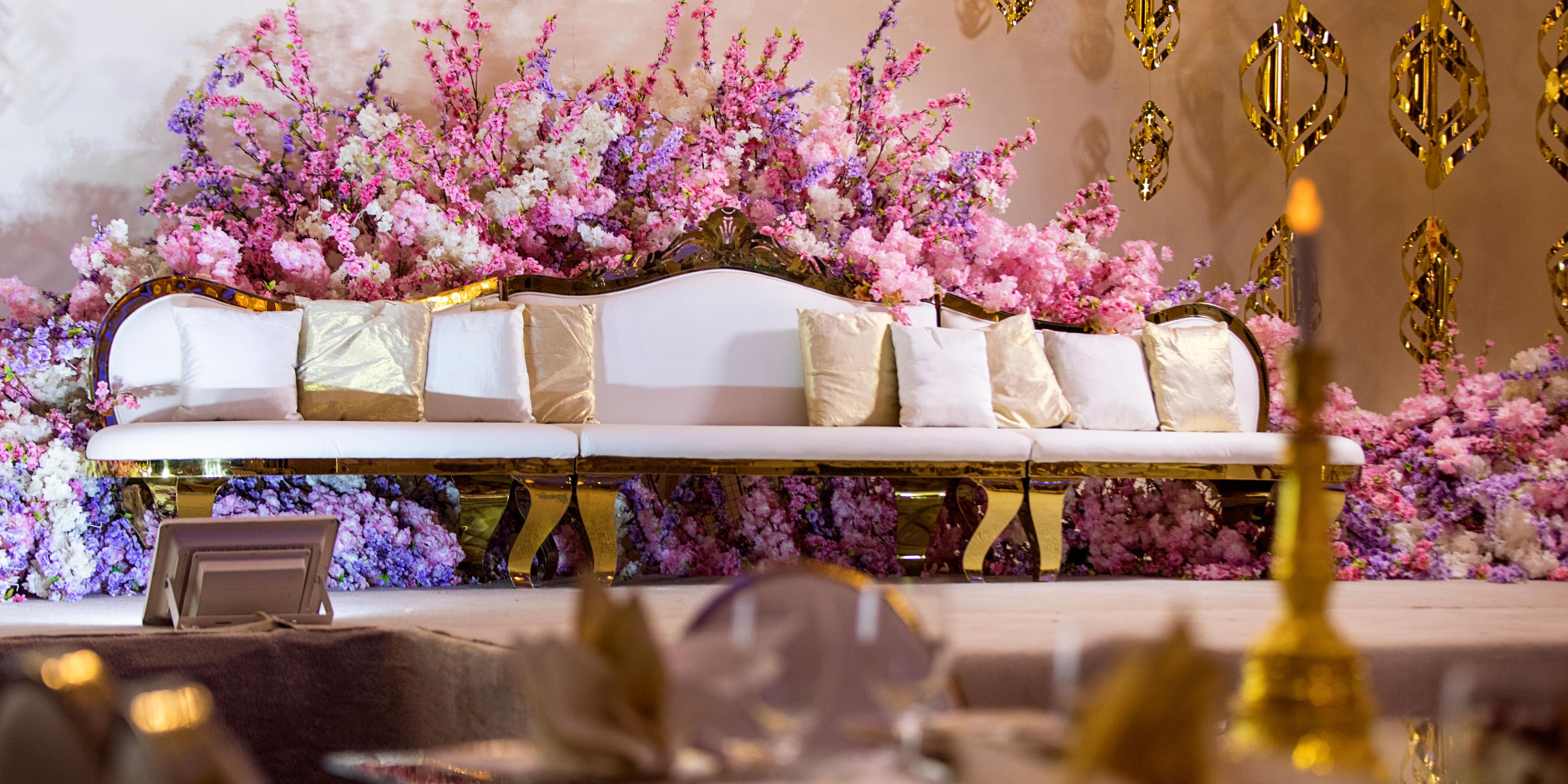 Allow our wedding experts to curate your special day so you can focus on what's important to you.