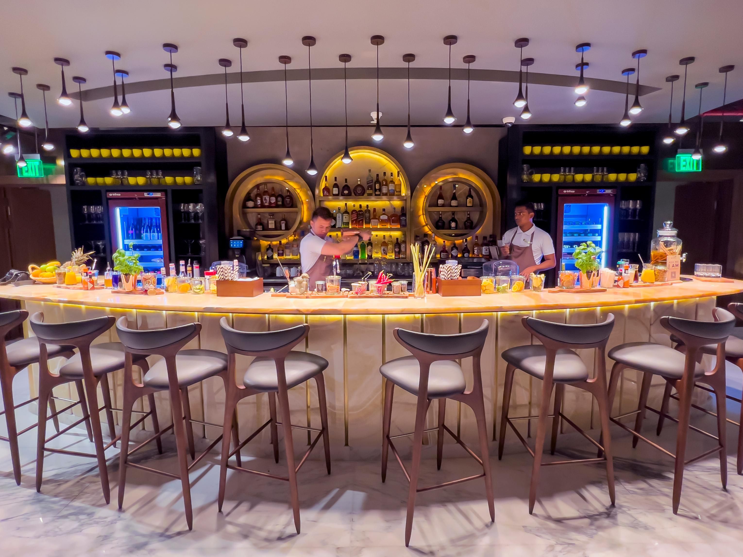 Bar and Lounge