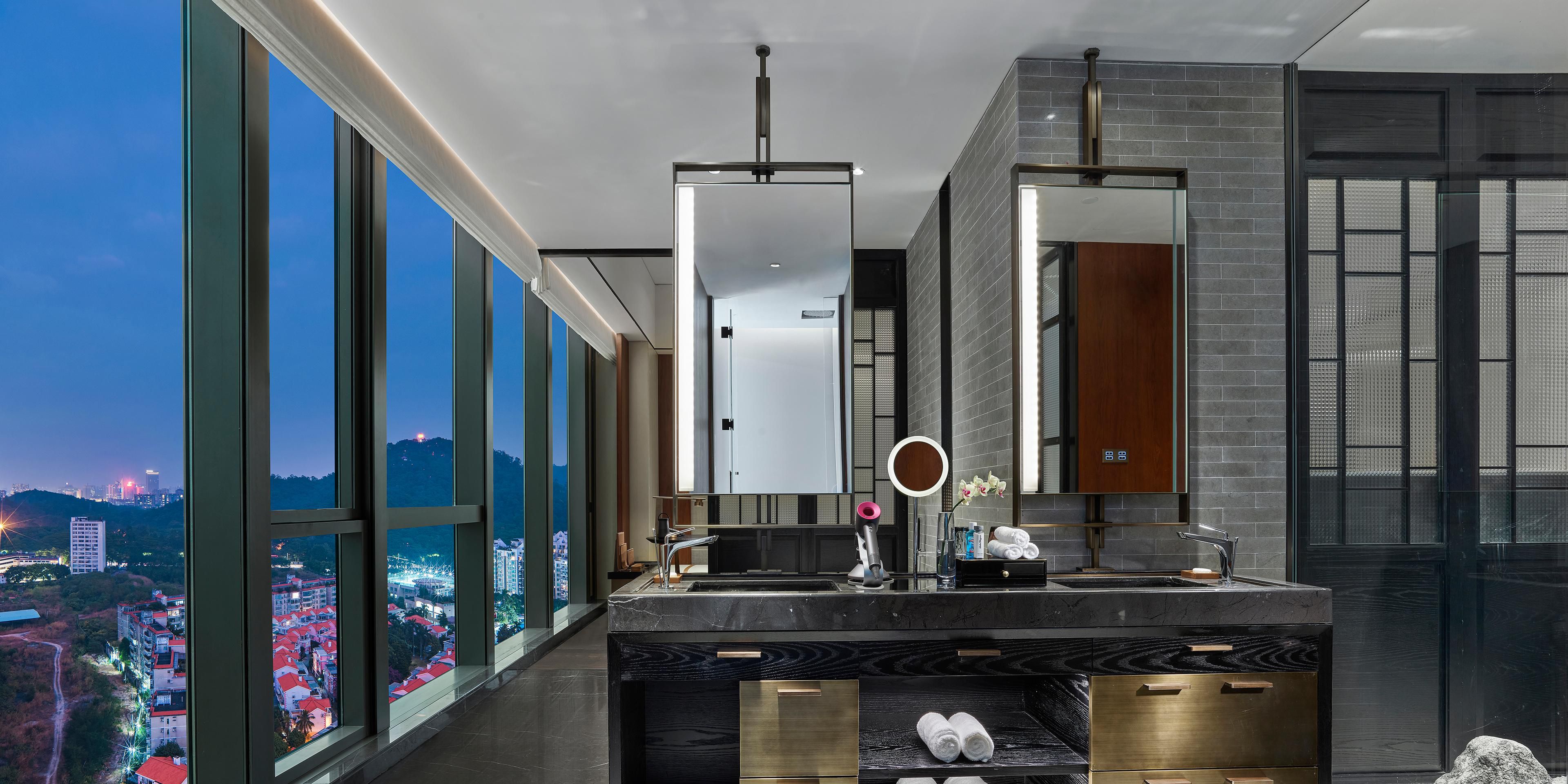 1 King 1 Bedroom Suite Mountain View - Bathroom