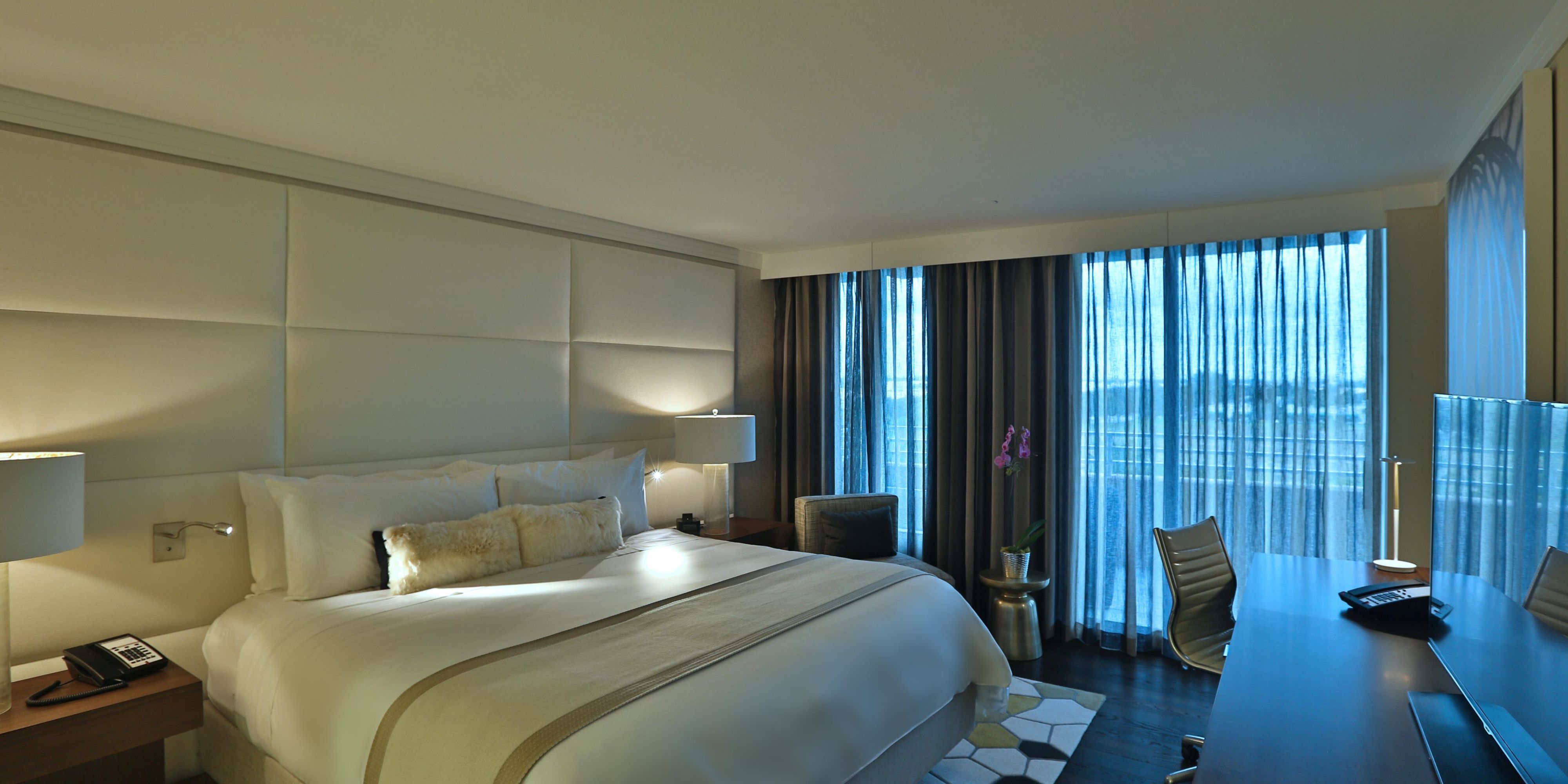 Treat yourself to a rewarding stay in our Presidential Suite.