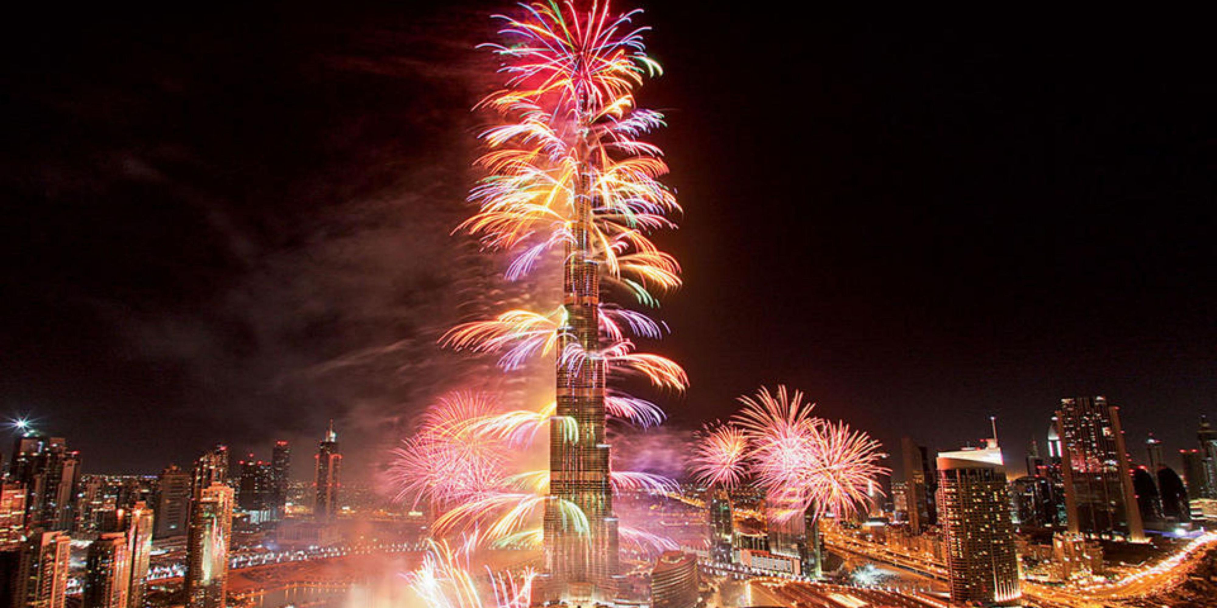 アンコラの大晦日ガラディナーは、「スターの中の夜」をテーマに、天文スタイルで2026をお迎えします。洗練されたこのレストランでは、シェフヘンリーによる6コースのファインダイニングメニューを提供しています。DISC、