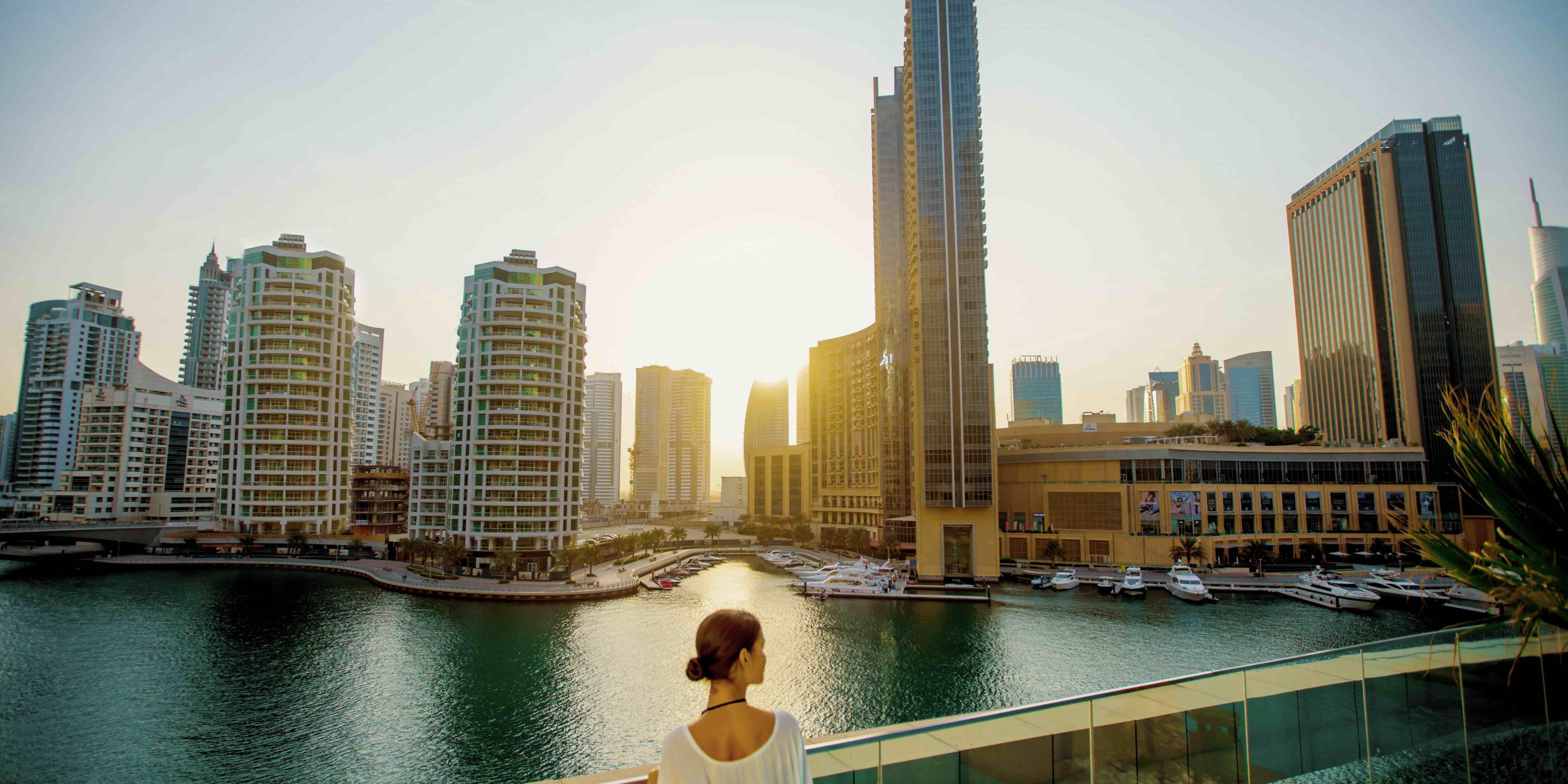 Soak in the aerial and panoramic views of the world's largest man-made waterfront. With stunning views of the city and a luxurious lounge on the 39th floor, this contemporary hotel is a place to see and be seen at!