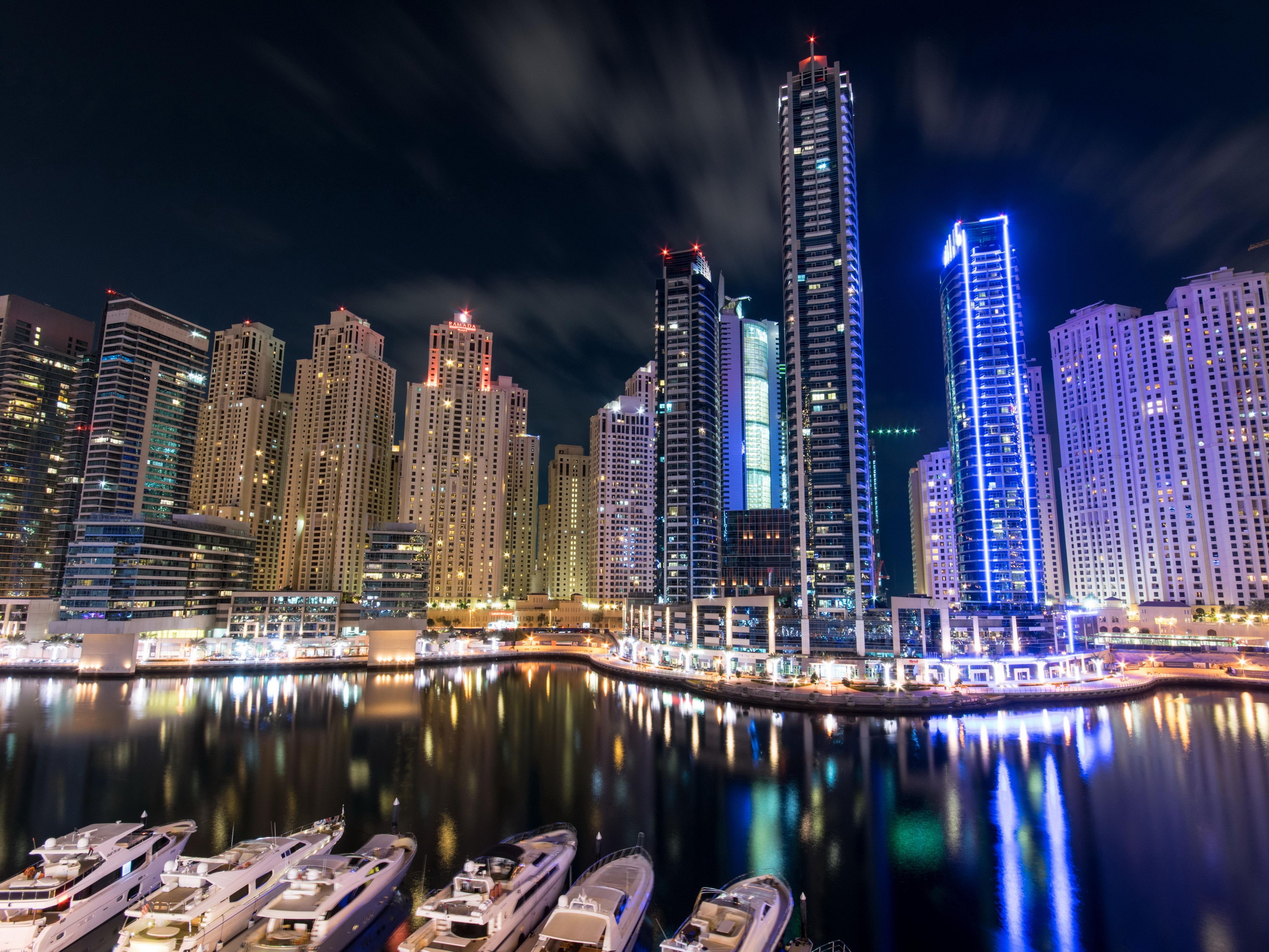 Khu nghỉ dưỡng đô thị tuyệt vời giữa Bến du thuyền Dubai lấp lánh