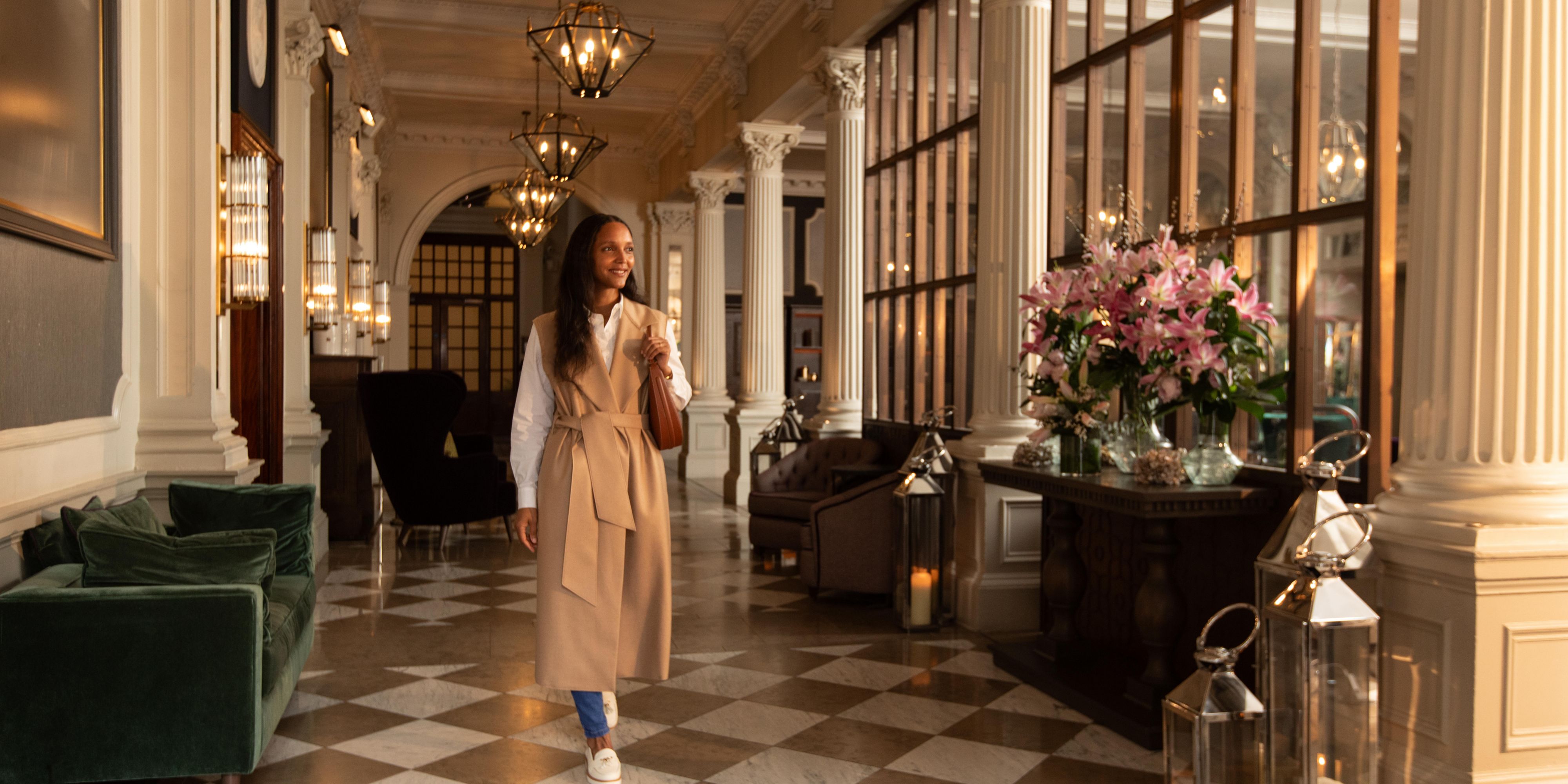 ¿Estás buscando esa sensación de fin de semana largo? Conviértalo en una escapada perfecta en InterContinental Edinburgh The George, donde cuanto más tiempo se quede, más ahorrará. Disfrute del encanto de la capital de Escocia con un toque de lujo y ahorre hasta un 15% al reservar tres noches o más.