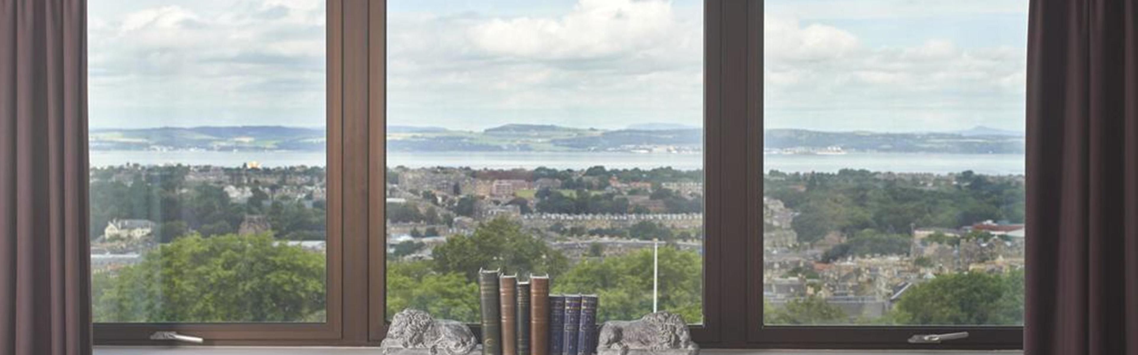 One bedroom suite overlooking Edinburgh