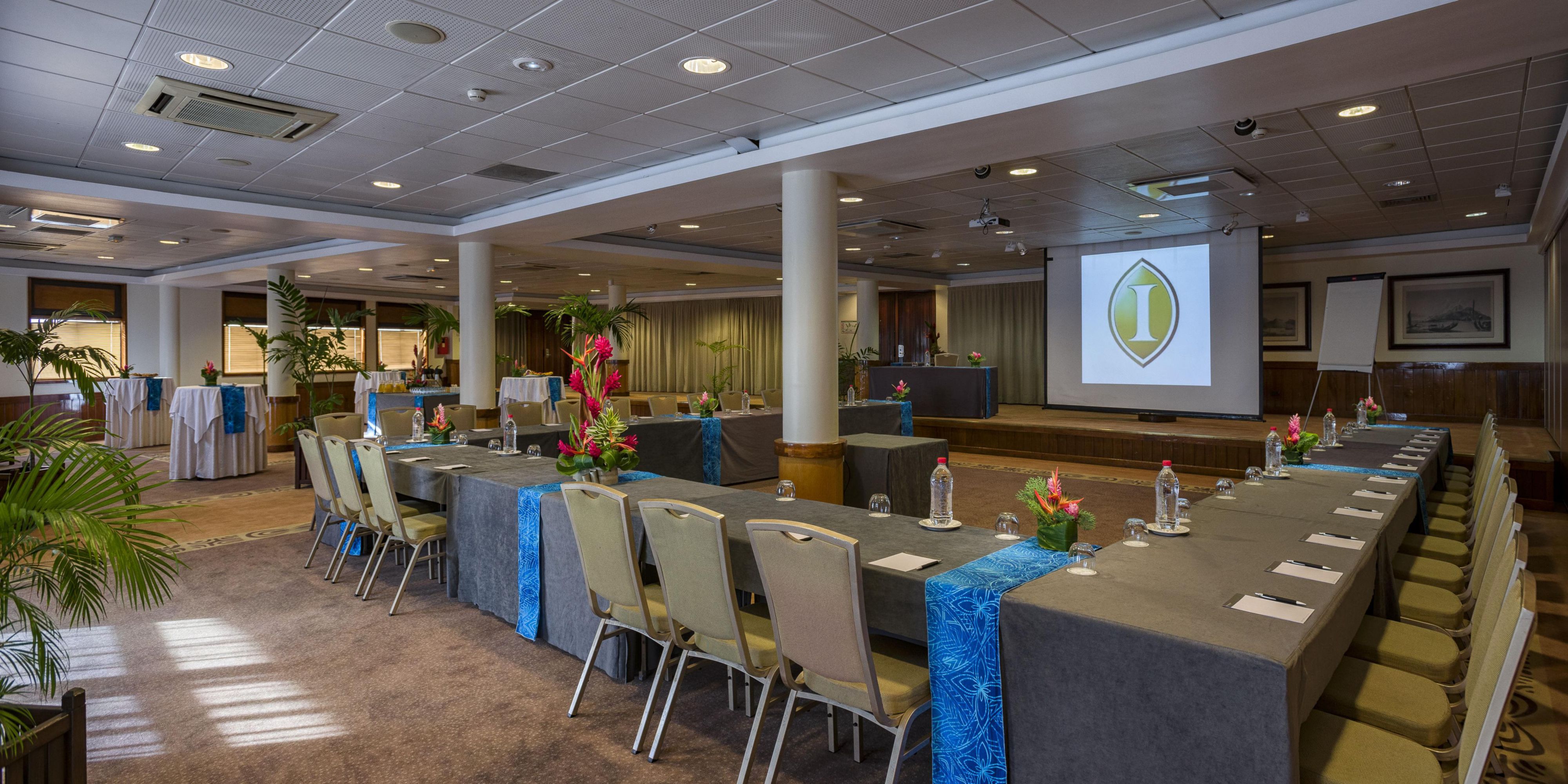 The InterContinental Tahiti Resort and Spa offers a host of fully serviced meetings as well as indoor and outdoor function rooms, flexible enough to host large meetings, wedding receptions, parties, conference and more. Let our team of experts plan the perfect event, grand or intimate.