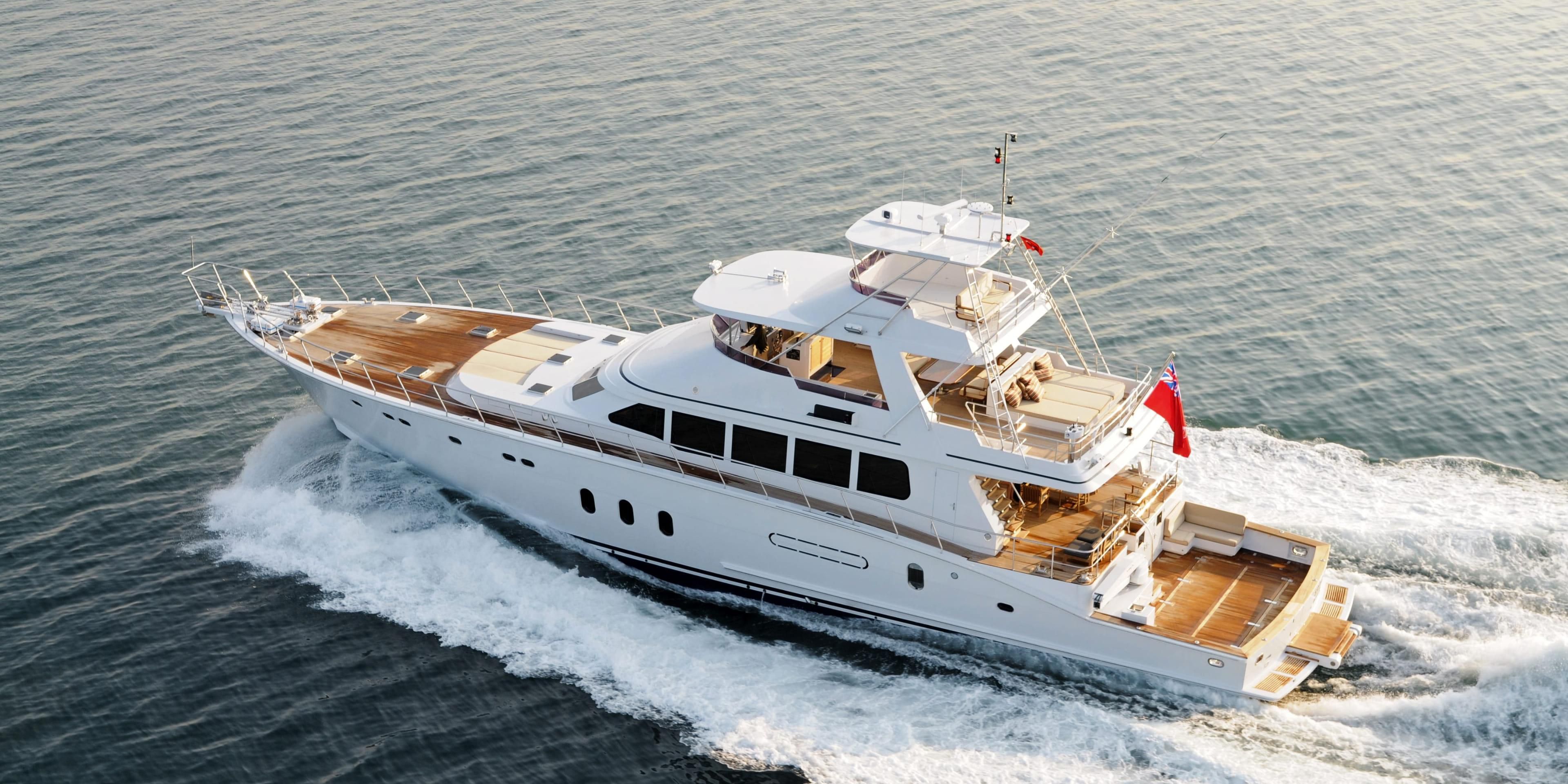 Set sail in style aboard a private yacht. Celebrate milestones or enjoy family time with luxury amenities, water sports and fishing excursions framed by Fujairah’s coast.