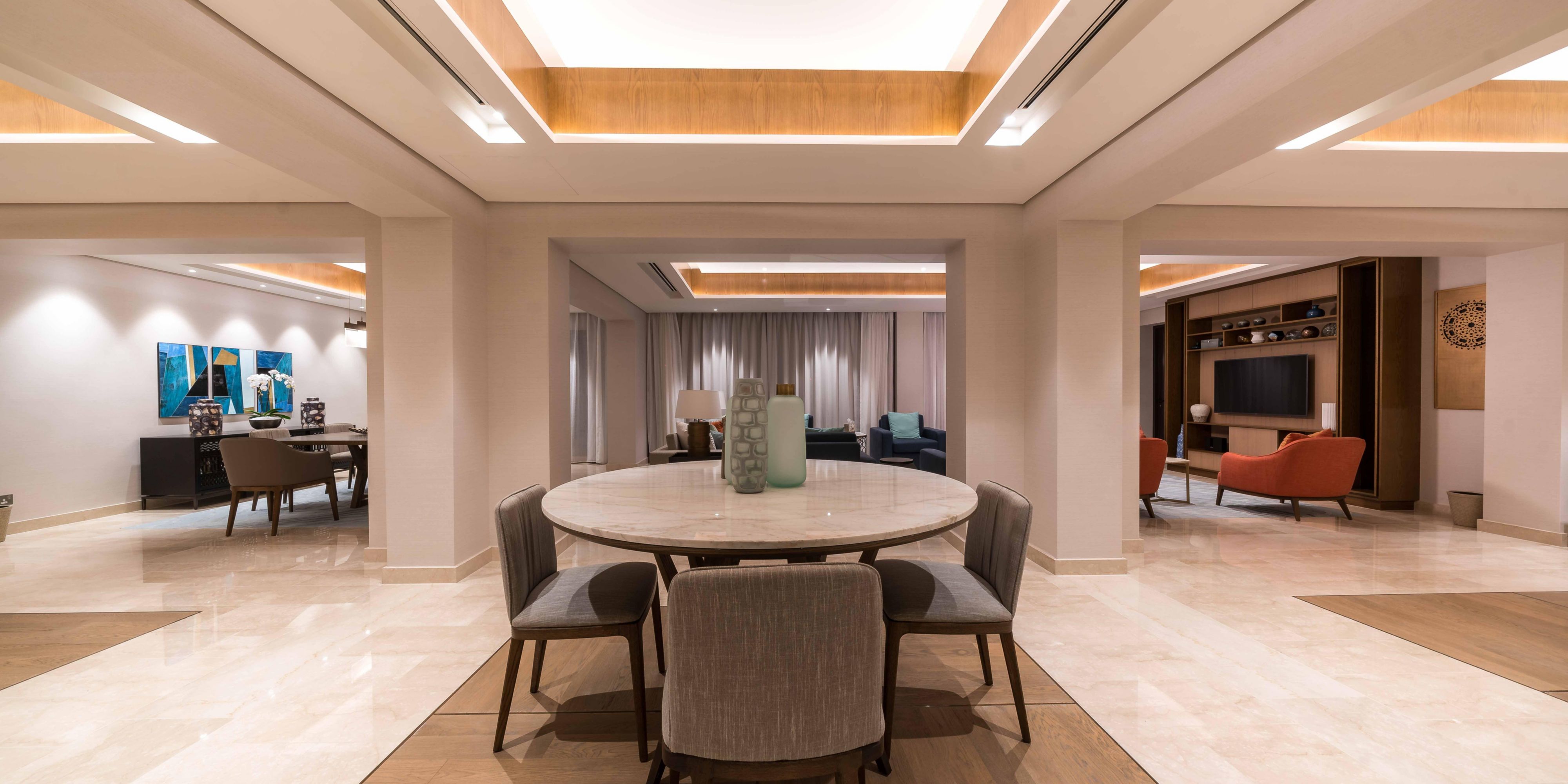 Presidential room dining area