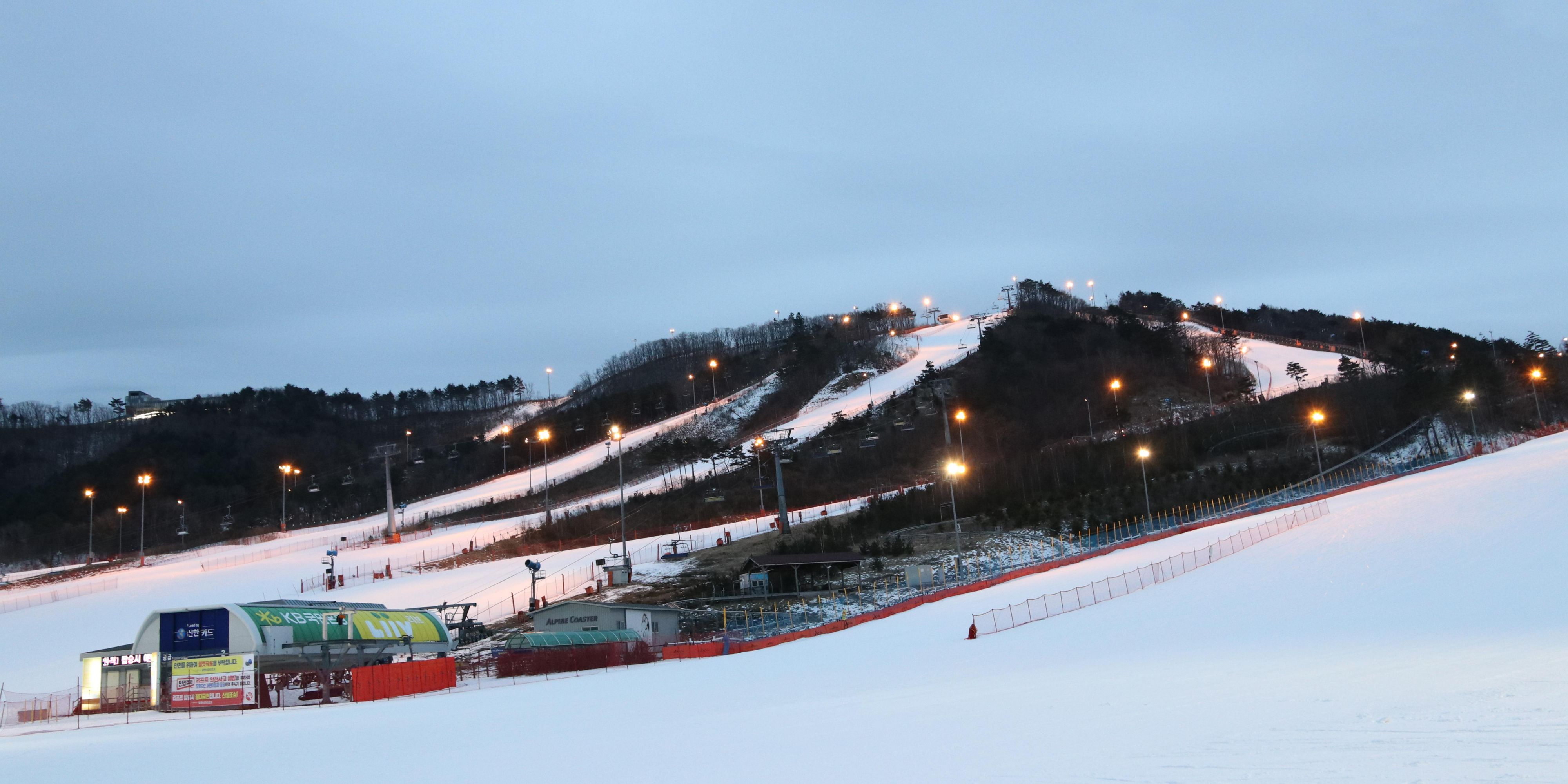 Let the thrill of speeding down a freshly groomed run invigorate you. Open for Winter season only.