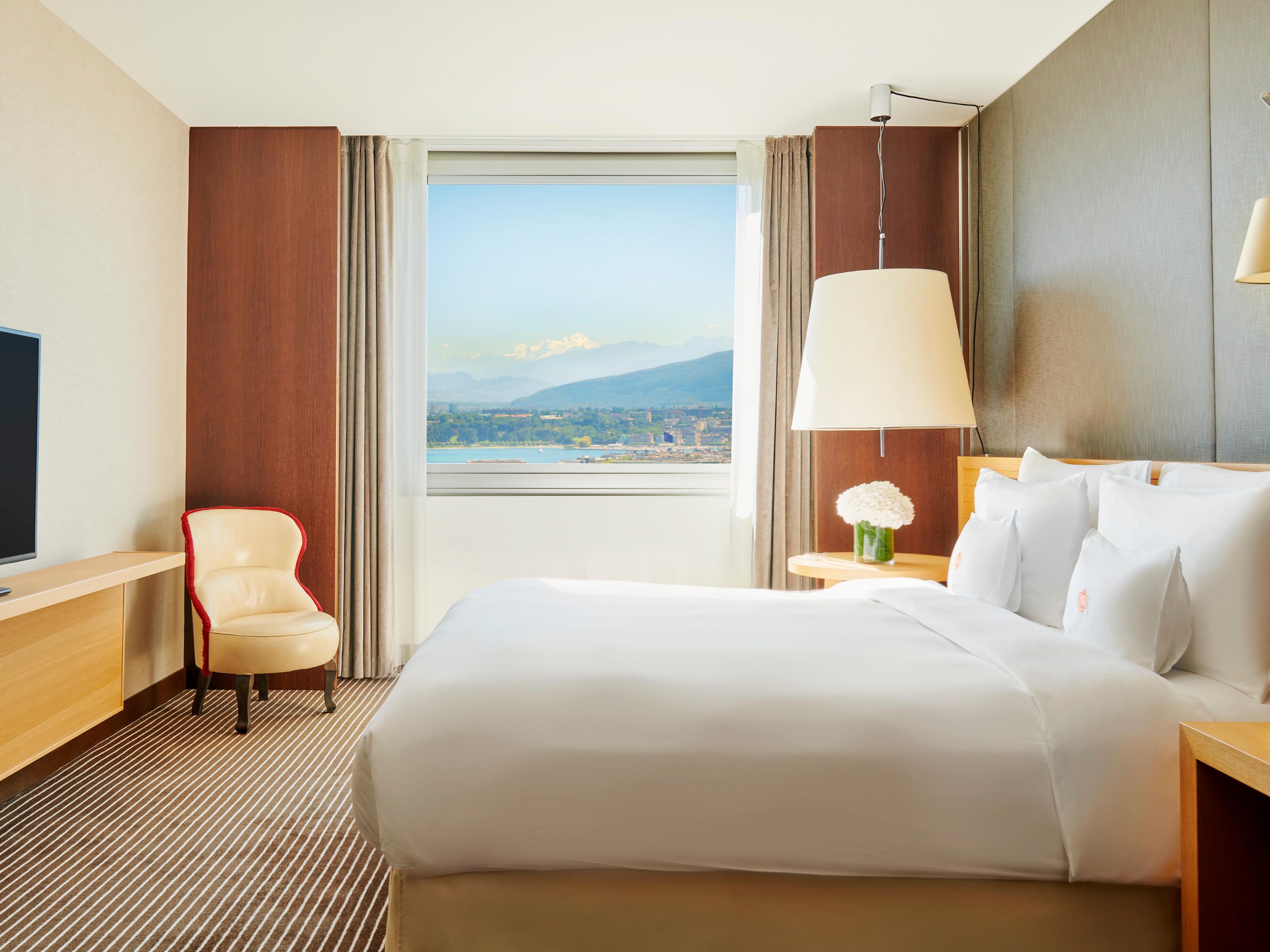 Our Panoramic Suite Guest Room with Lake View