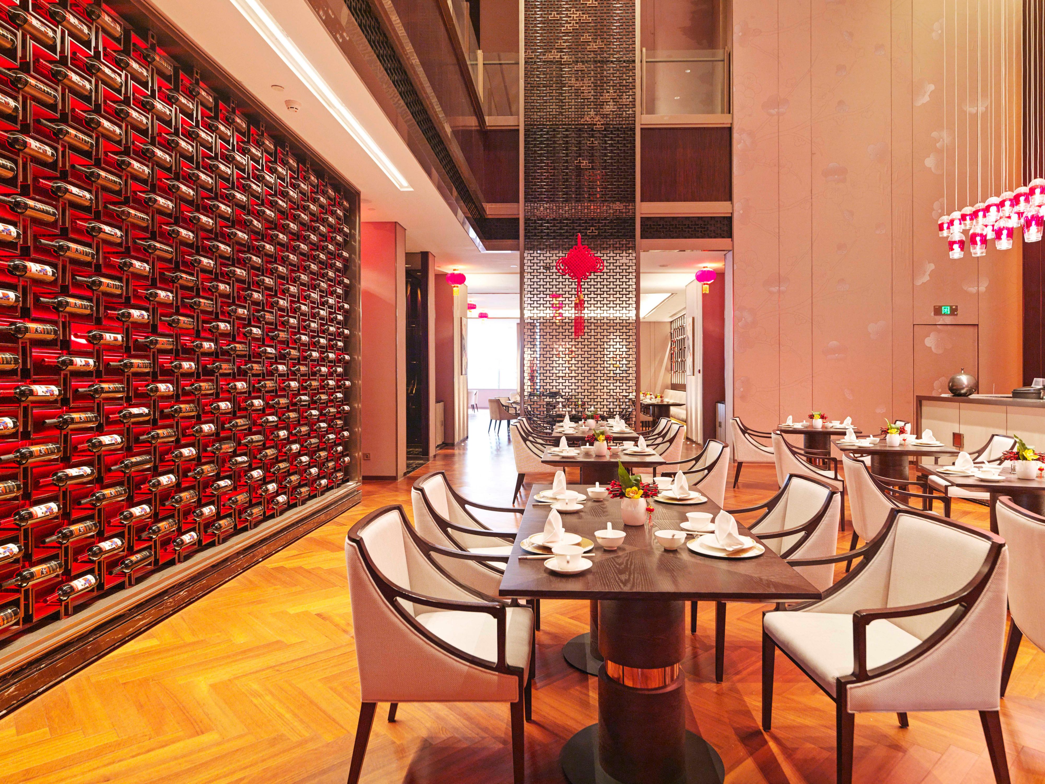 Canal Luna Chinese restaurant main dining hall