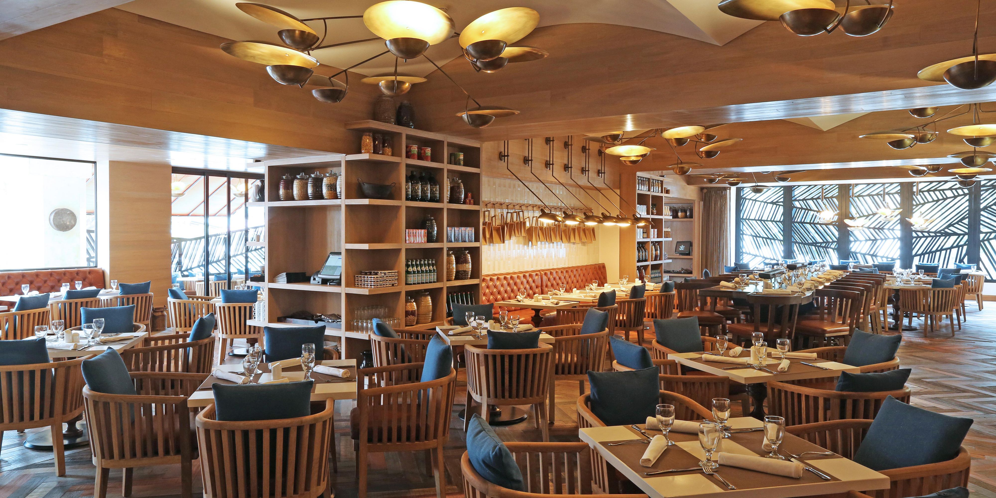 Embark on a culinary journey at our onsite restaurants. Choose from diverse dining experiences, including Japanese delights at Tanoshii, customizable dishes at The Market, and Italian gelato at Saint Honoré.  Join us for themed nights at Picasso or enjoy live music at our rooftop bar, Blu. Enjoy Happy Hour specials at all of our restaurants.