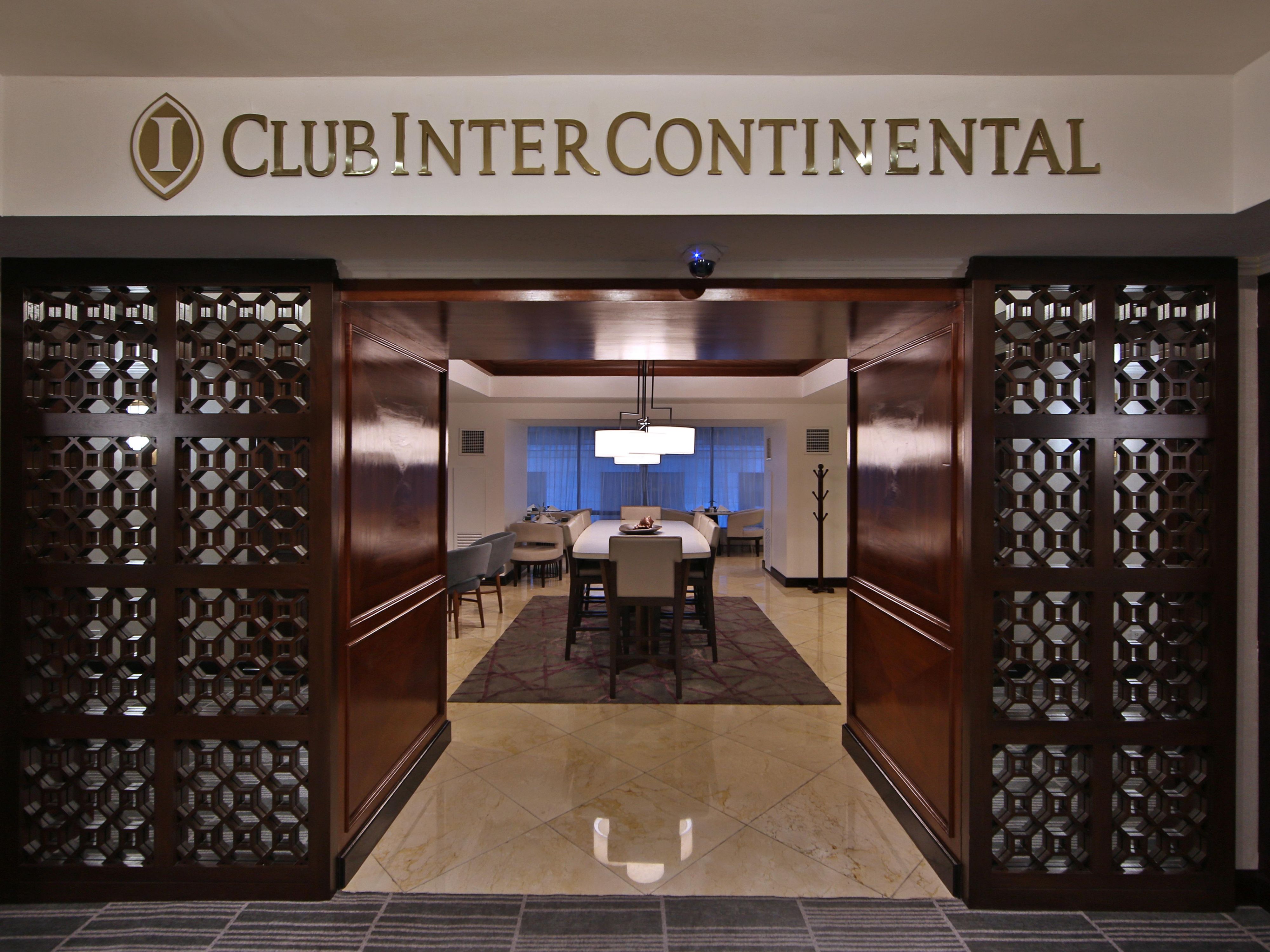 Welcome to the Club Floor Lounge
