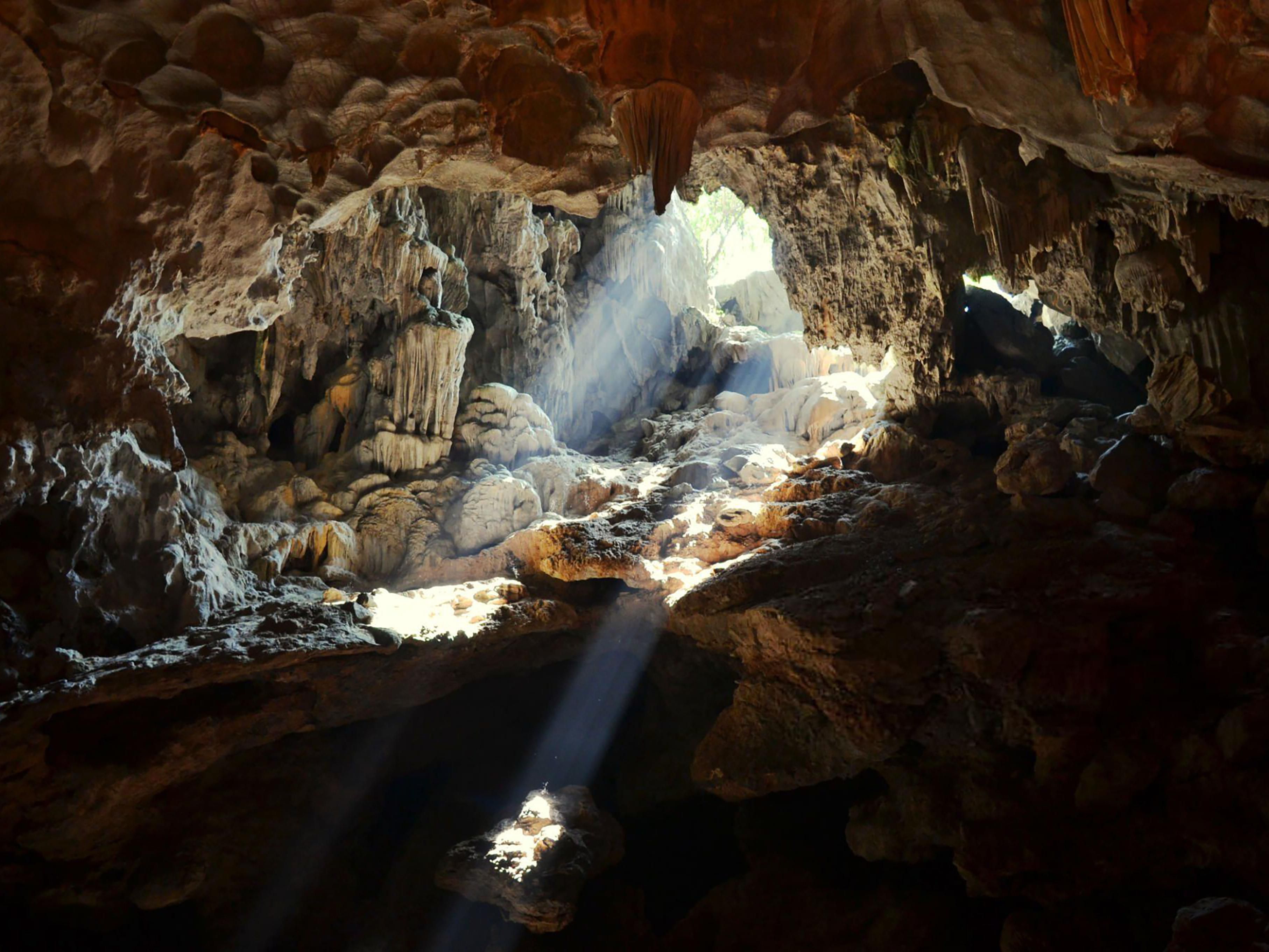 Sung Sot cave
