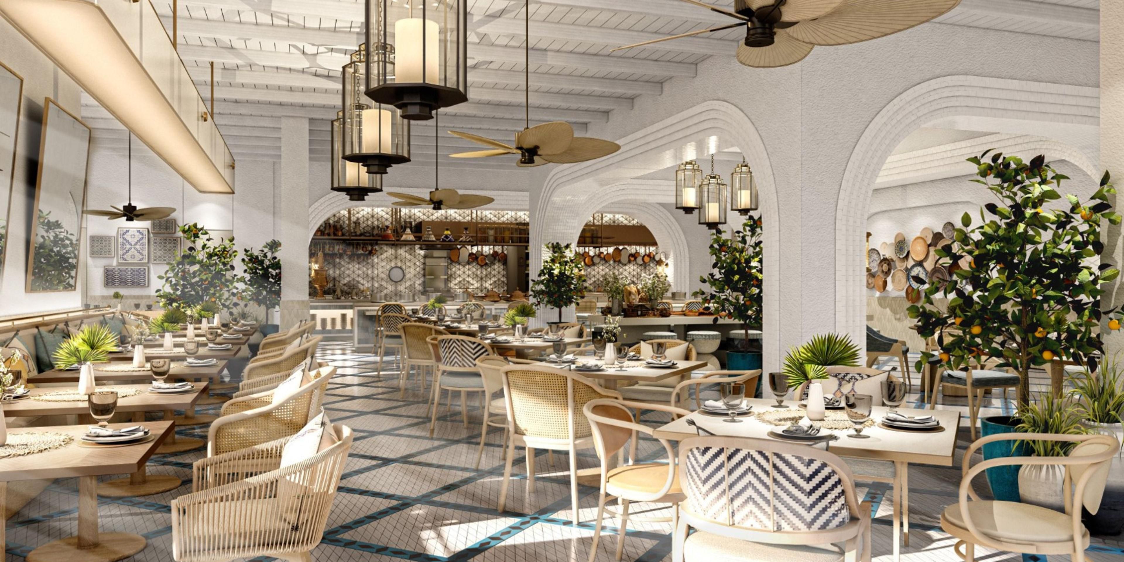Erleben Sie Darein, unser marokkanische-levantinisches Signature-Restaurant, in dem kräftige Gewürze wie Kreuzkümmel, Zimt und Koriander reichhaltige, stimmungsvolle Aromen kreieren. Vom Frühstück bis zum Abendessen ist jedes Gericht darauf ausgelegt, Menschen in einer herzlich, modernen Umgebung mit regionalem Charme zusammenzubringen.
