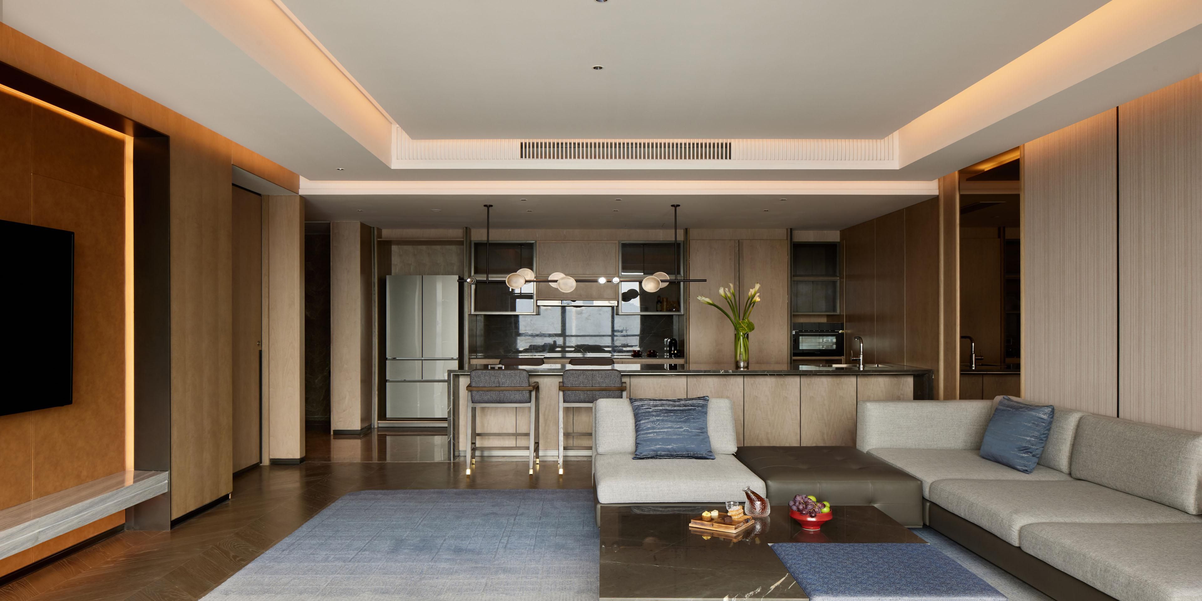1 Bedroom Suite Dining Kitchen Area
