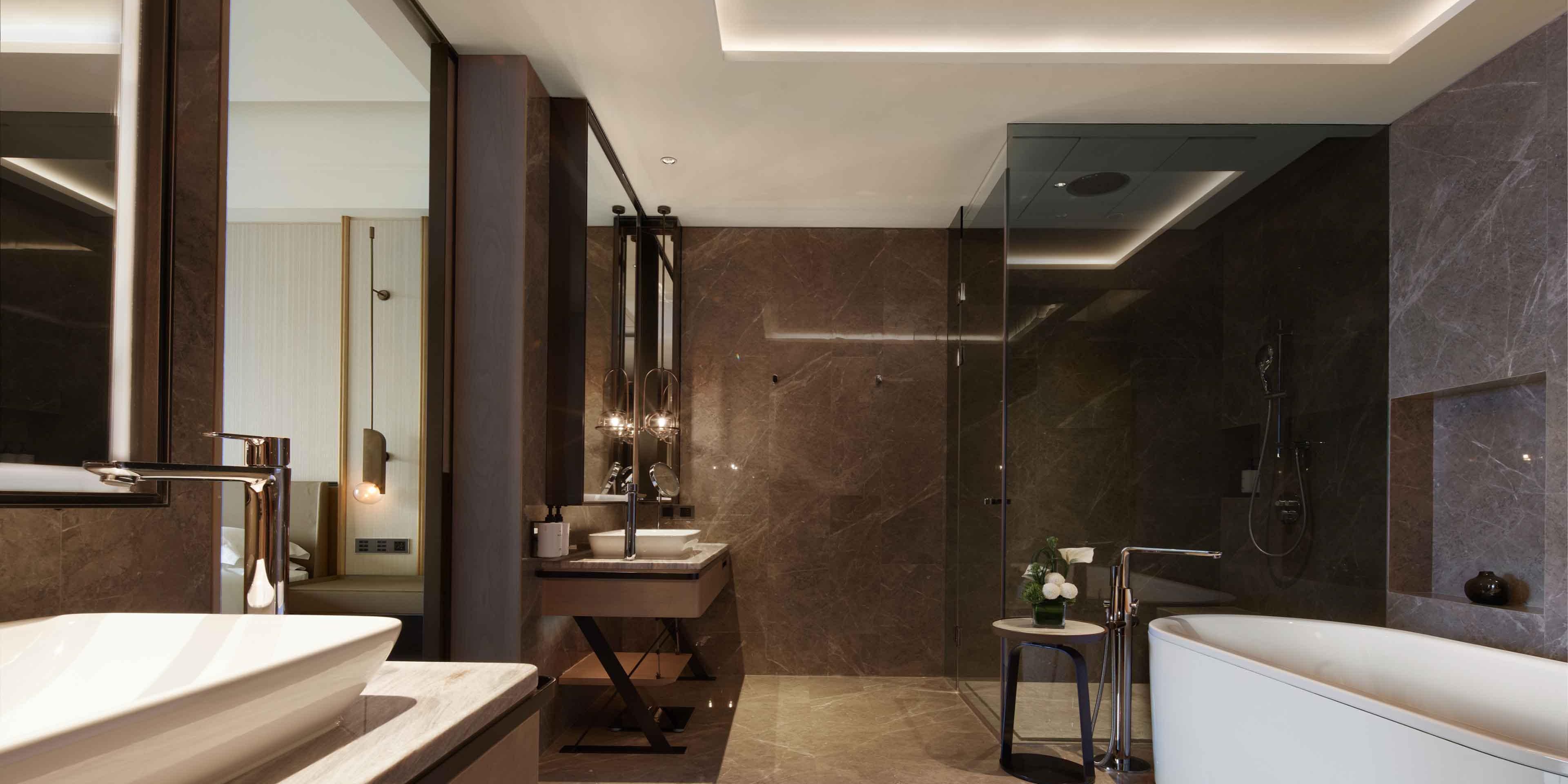 1 Bedroom Suite Bathroom