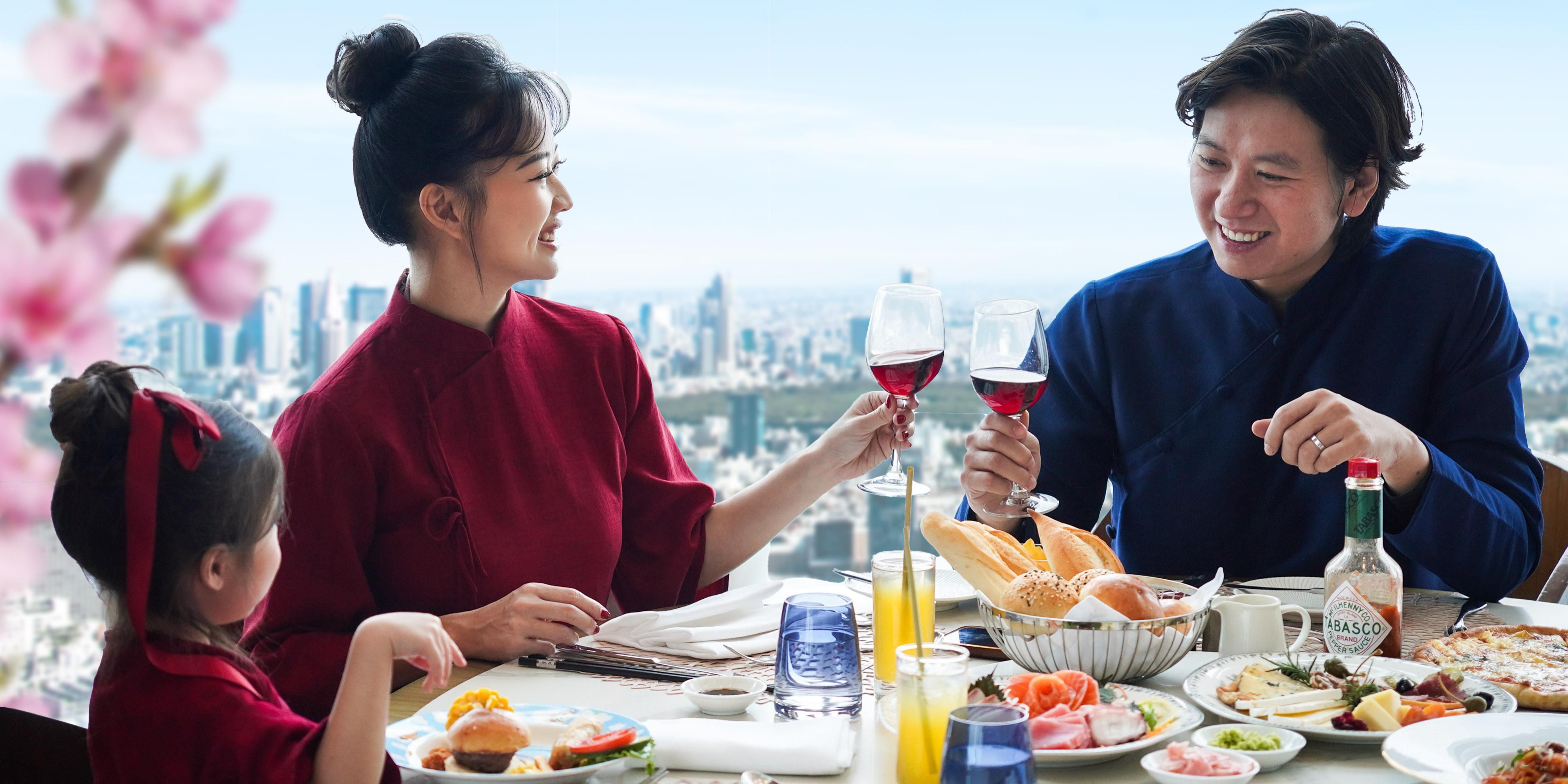 Gather the family and make your way to 3 Spoons for the fabulous Familicious Lunch! Celebrate family get-togethers with fun-filled activities for the little ones such as cookie decorating, balloon twisting and colouring. Parents will be able to enjoy a variety of traditional and authentic delicacies from different countries