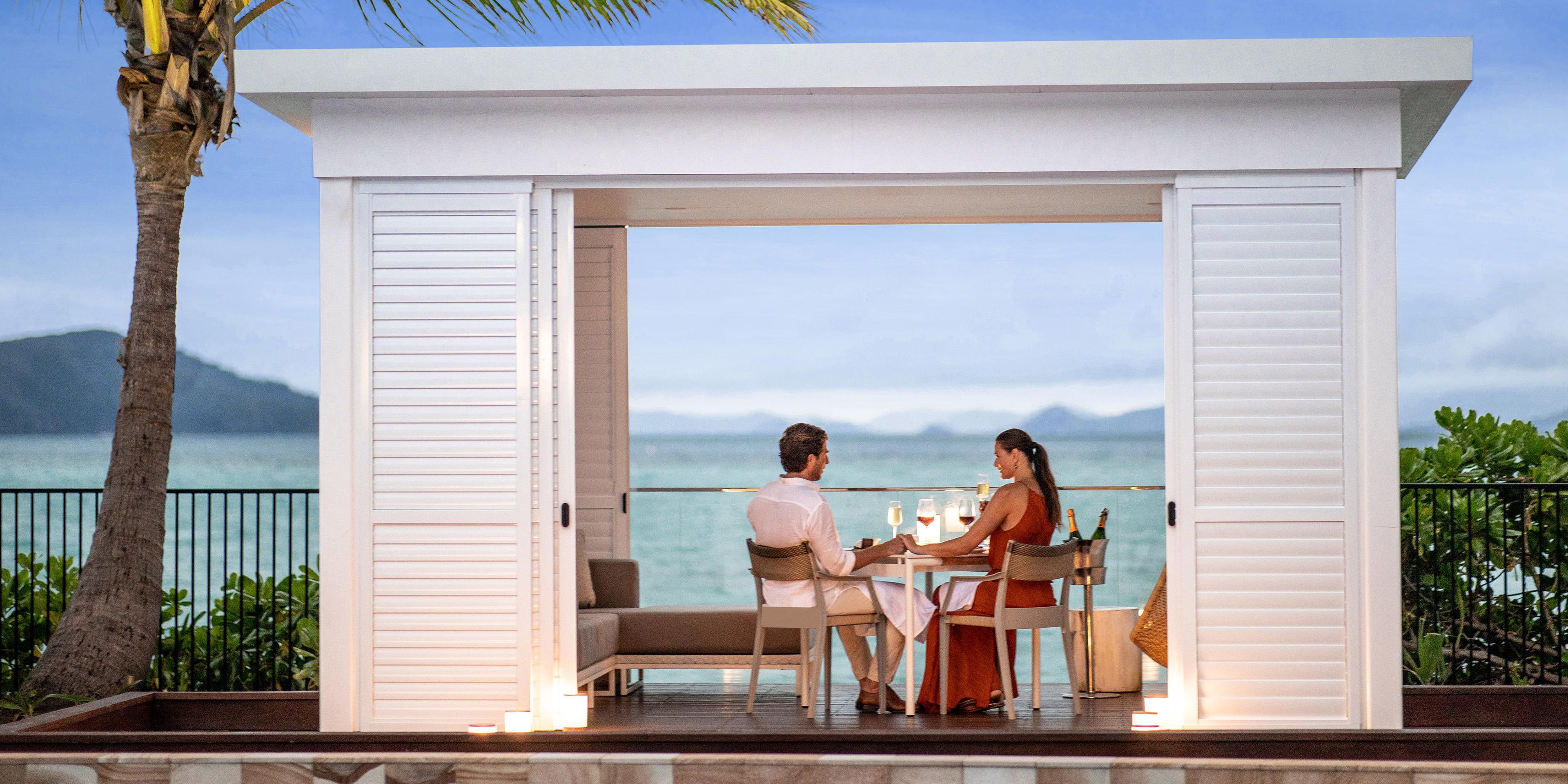 Create memorable moments with our private and signature dining experiences. Indulge in Under the Stars dining on Hayman Beach, secluded Gourmet Picnics in idyllic beach locations, private poolside cabana lunches, or join our immersive Chefs Table experience.