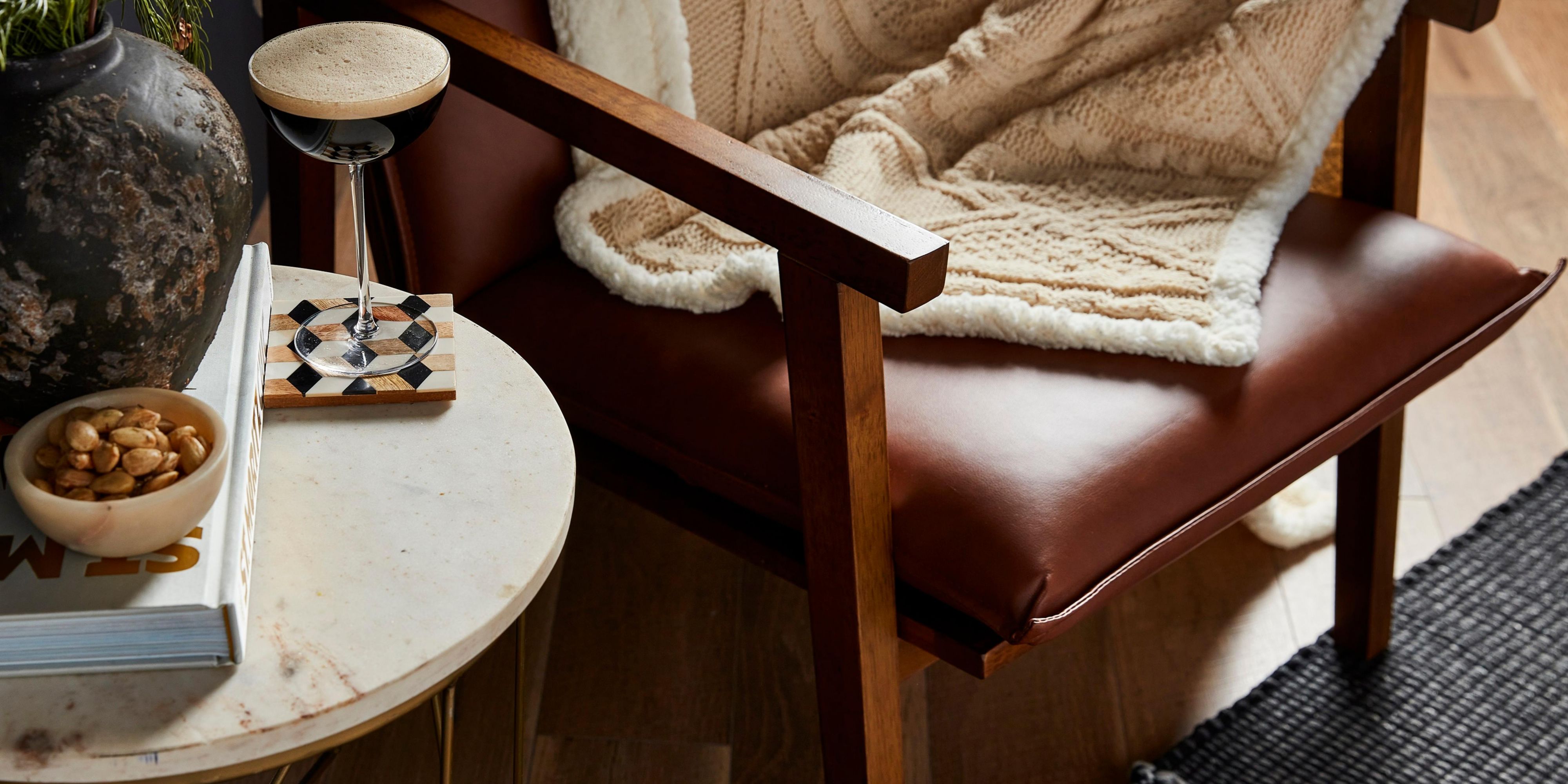 This holiday season, let the warmth of Texas and the sparkle of downtown Houston set the stage for unforgettable memories at InterContinental Houston. We look forward to welcoming you for a celebration to remember. 