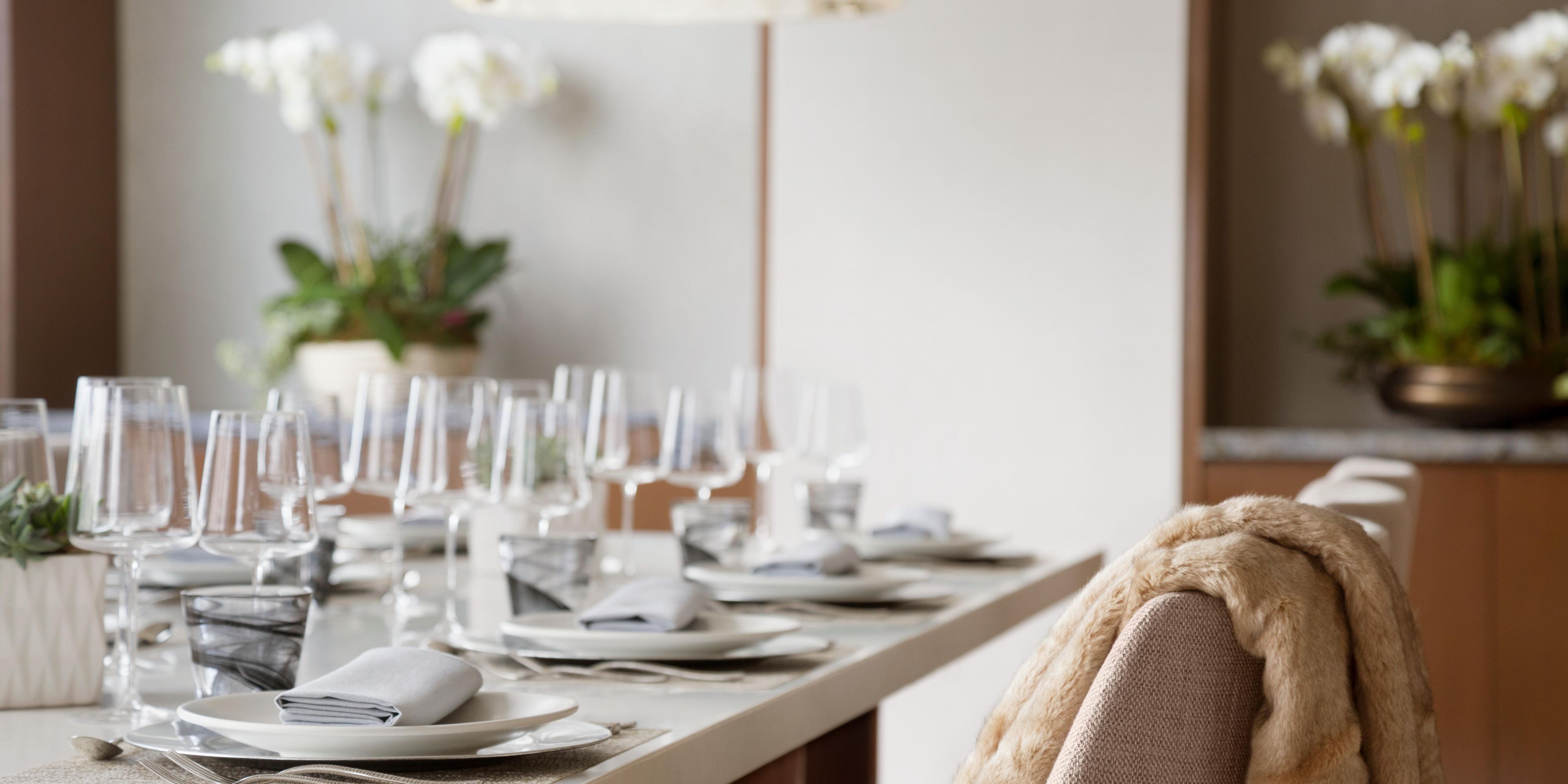 Enjoy conversations in our Presidential Suite Dining. 