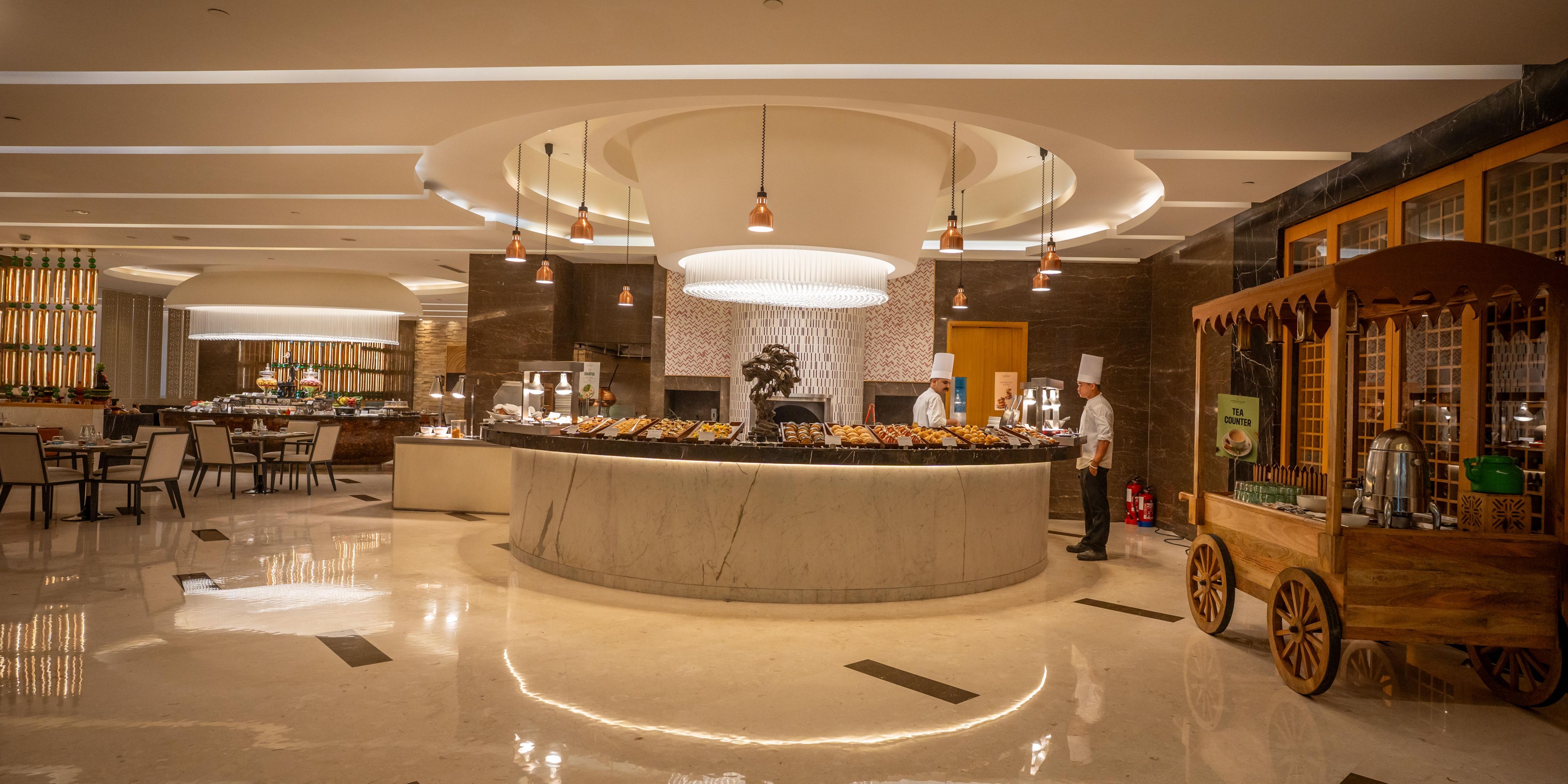 Delight in an experiential dining experience with our gourmet establishments. Relish global cuisines at Socorro, savour Oriental delights at House of Han, or indulge in authentic Indian flavours, all designed to elevate your dining experience. For cocktails and carefree moments, explore our bars and the lounge.