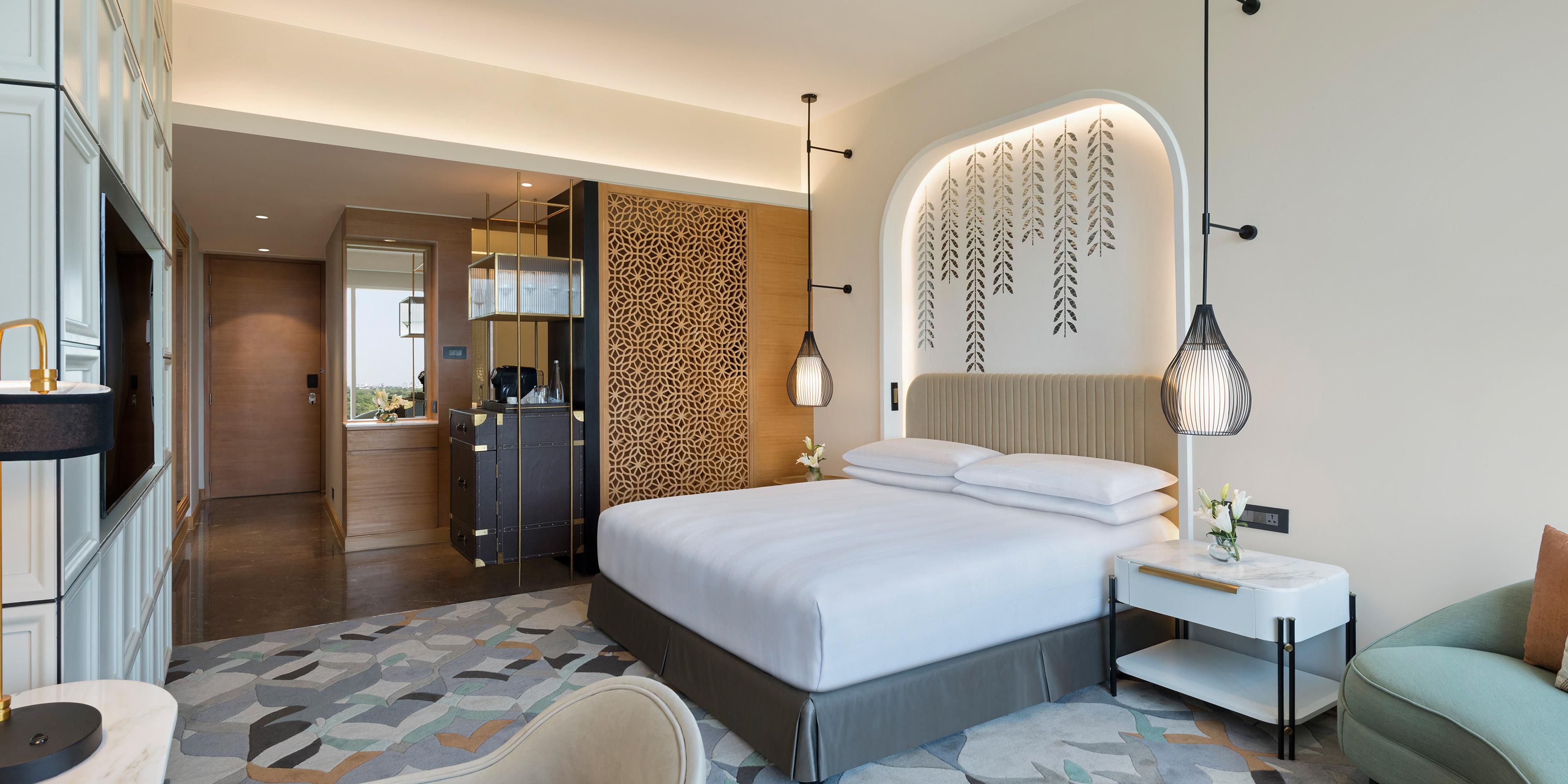 Bright & spacious modern rooms for a luxurious stay in Jaipur 