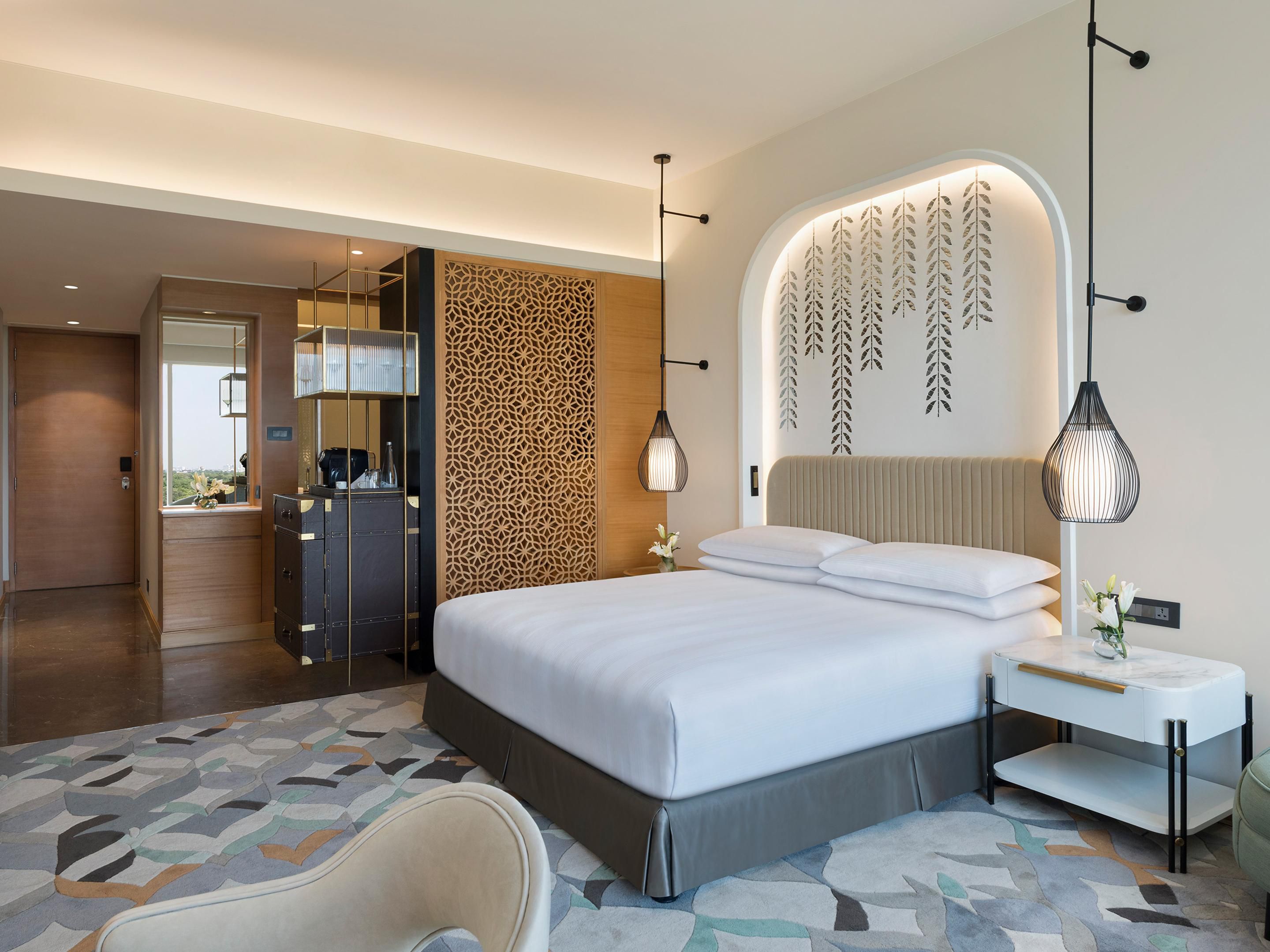 Bright & spacious modern rooms for a luxurious stay in Jaipur 