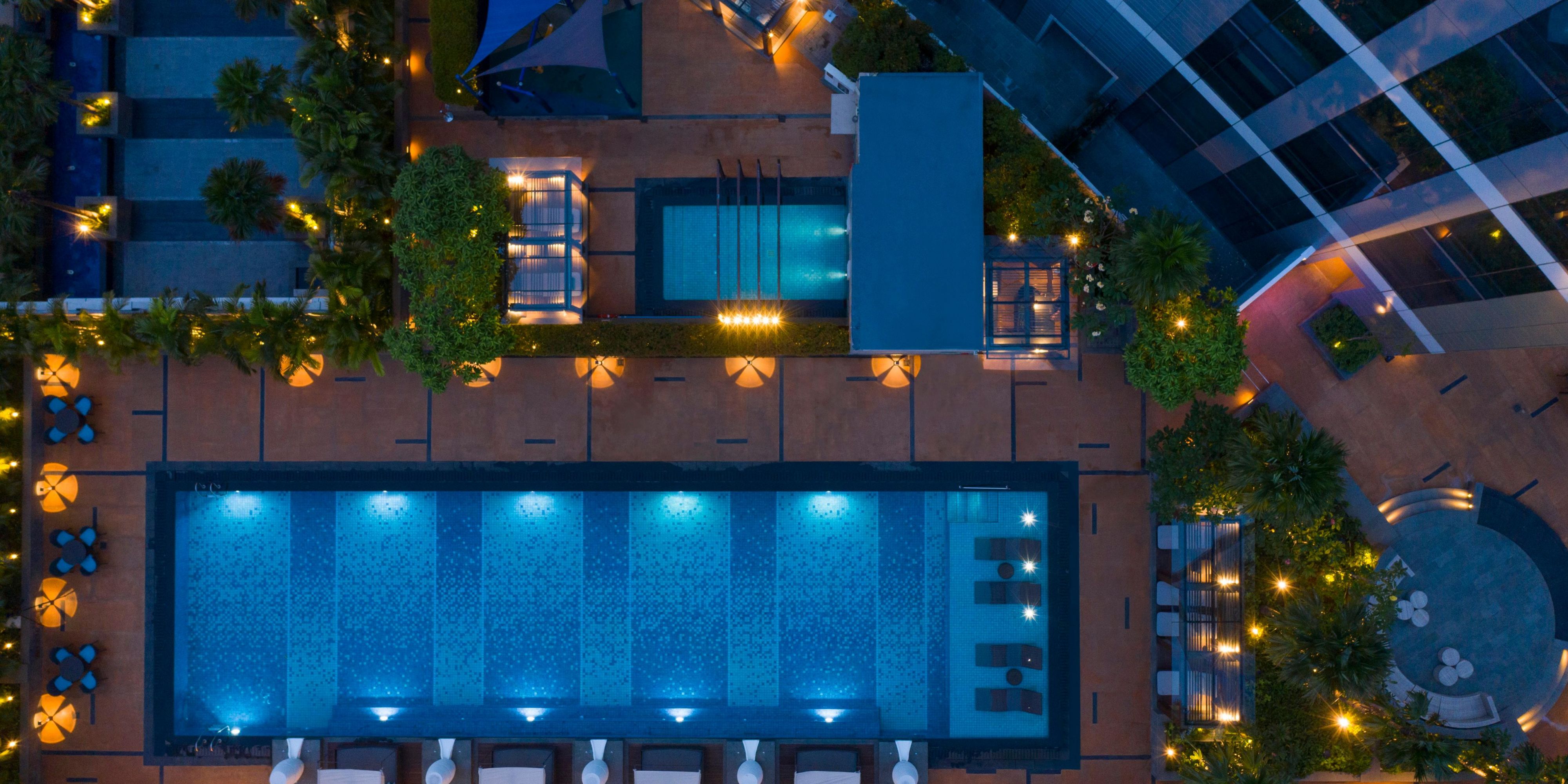 Nestled in a lush oasis with sweeping views of Pondok Indah, our outdoor sparkling pool invites you to unwind in style. Lounge poolside or soak in our soothing spa, sipping on handcrafted cocktails or mocktails from the Aqua Lounge. For a truly enchanting experience, our poolside event space sets the stage for gatherings under the stars.