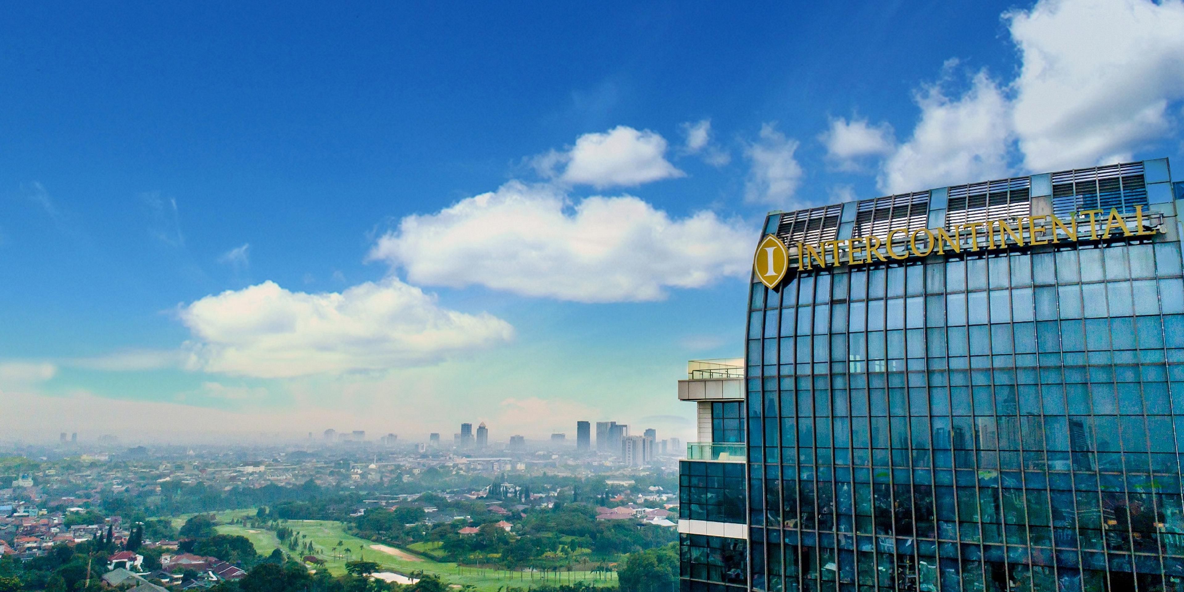 Unwind with 18 holes in the heart of the city, conveniently just a short stroll from our residence. The Robert Trent Jr. Pondok Indah Golf Course offers a perfect urban oasis, allowing you to tee off amidst lush greenery and tall trees. Promising tranquillity and excitement, this course provides a rejuvenating escape from the city's hustle.