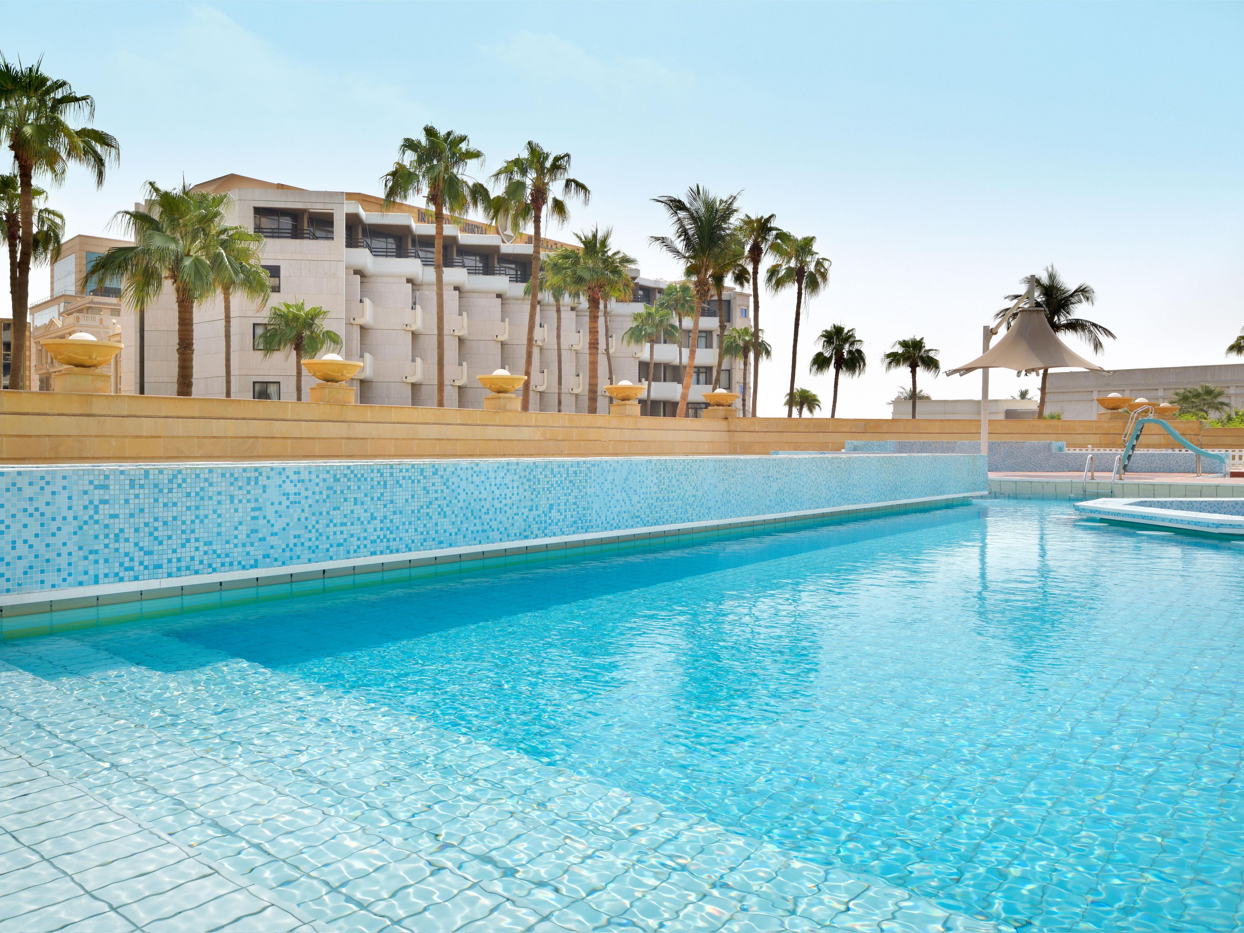 Simplifying a healthy lifestyle, enjoy the outdoor swimming pool