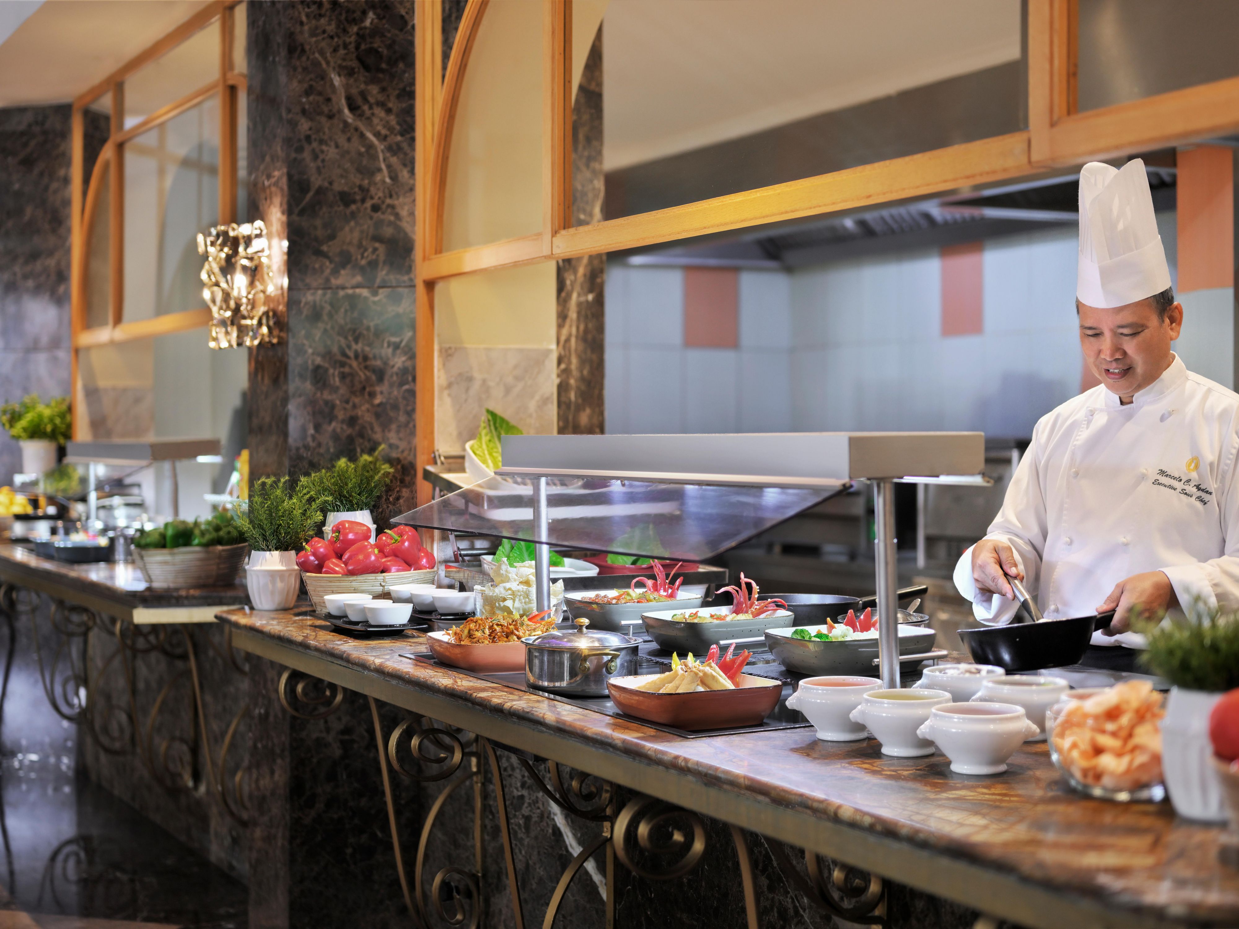 Live cooking station at Al Ferdaus Restaurant 